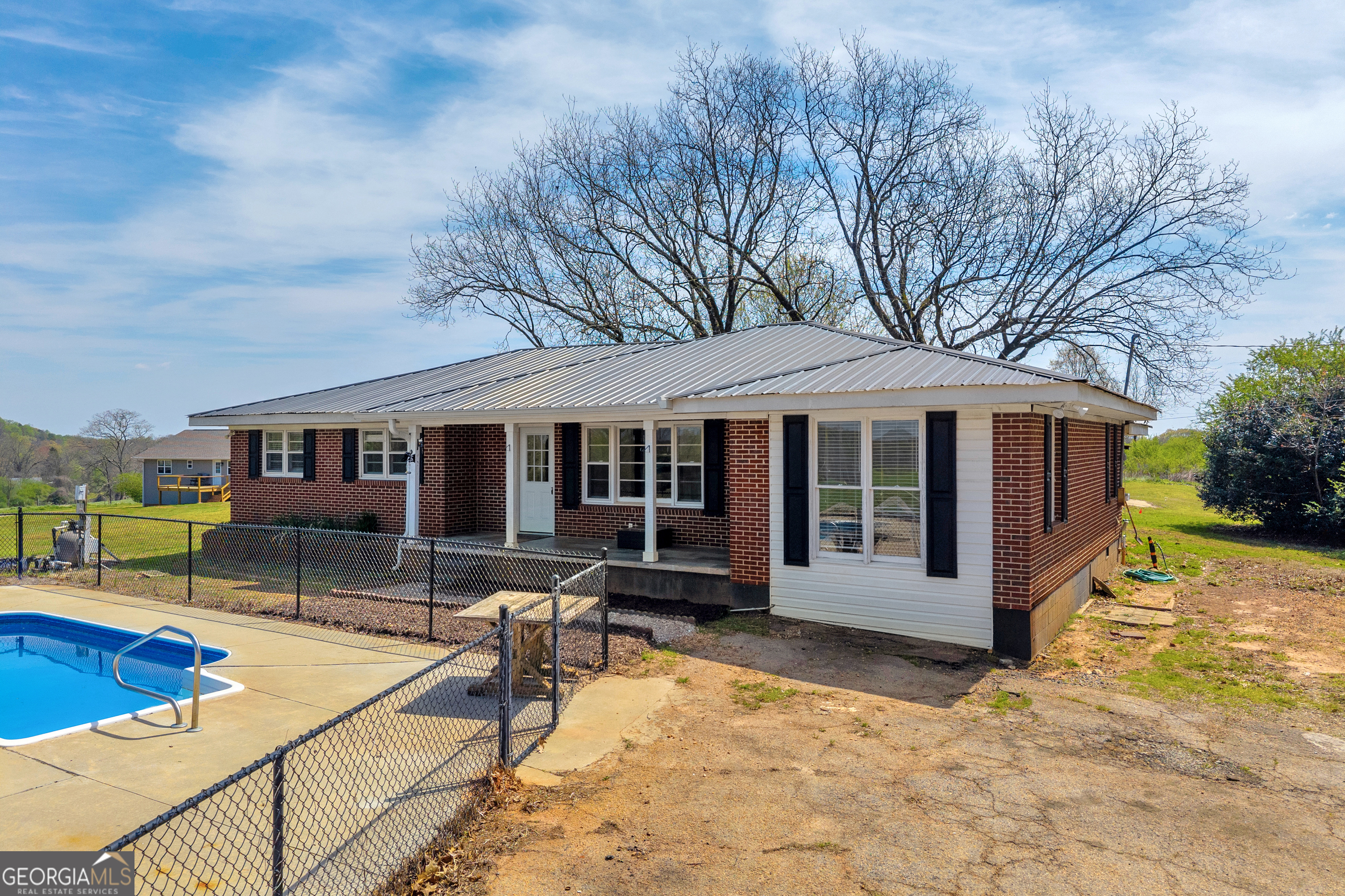821 Highway 323 Gillsville GA 30543