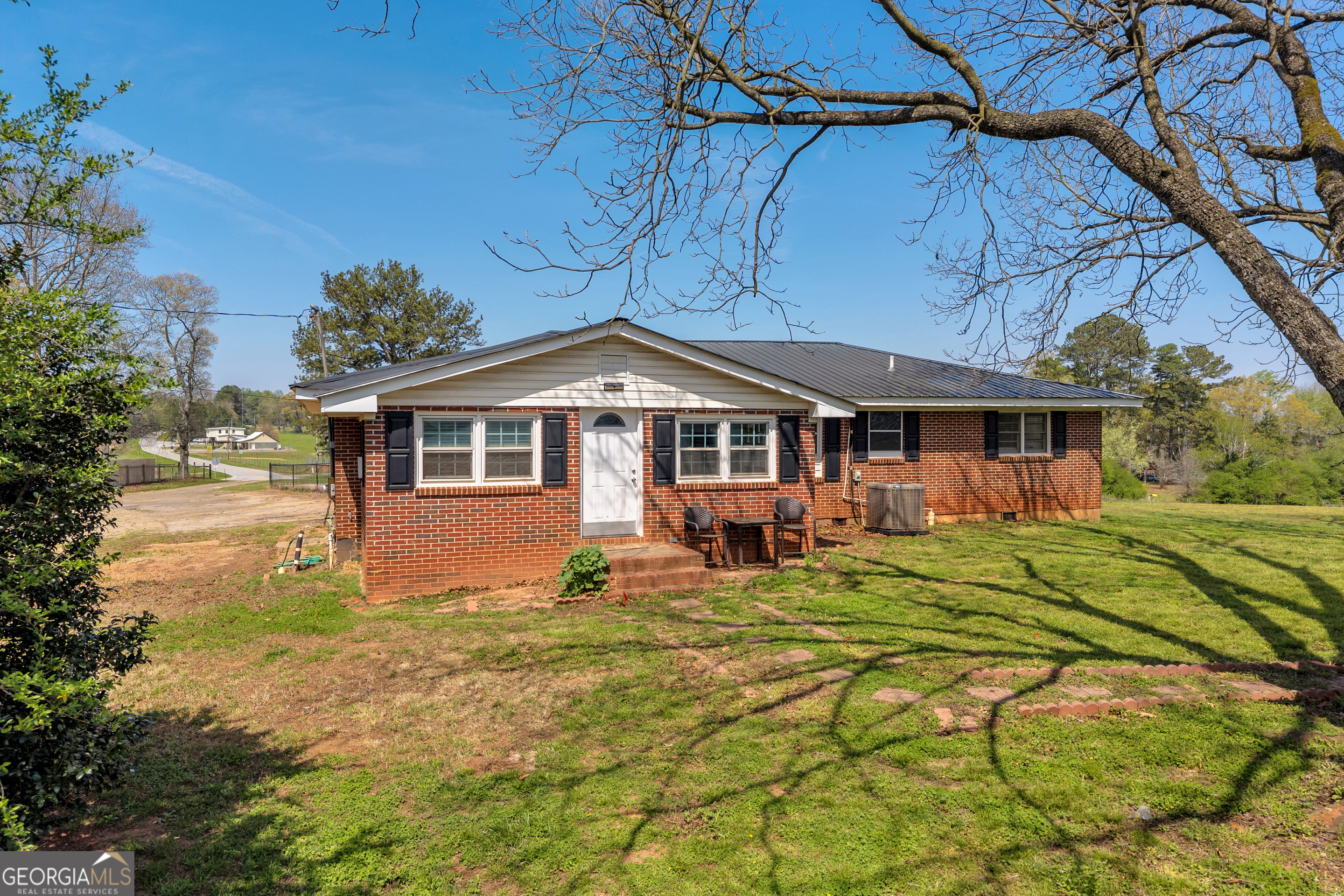 821 Highway 323 Gillsville GA 30543
