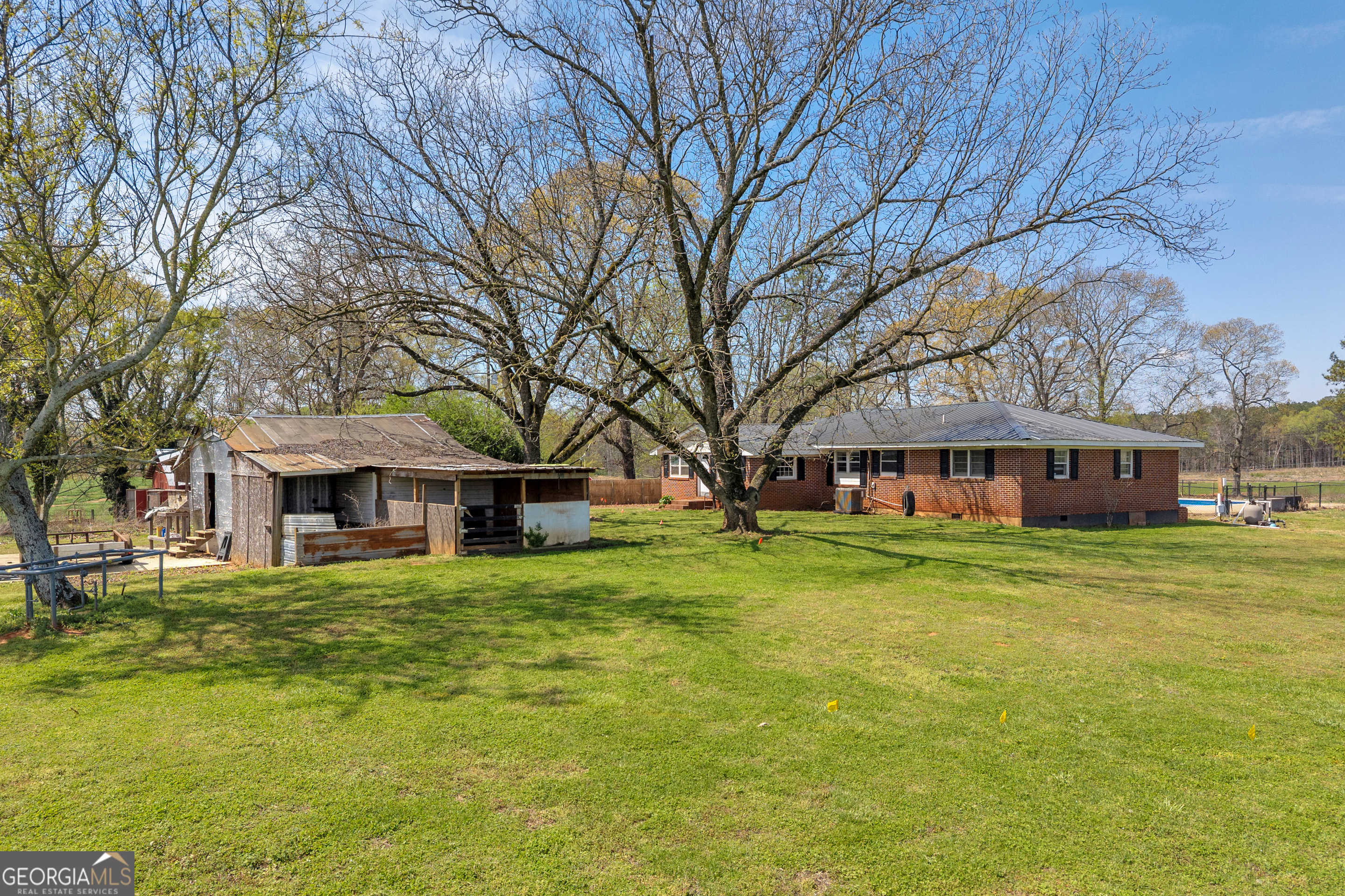 821 Highway 323 Gillsville GA 30543