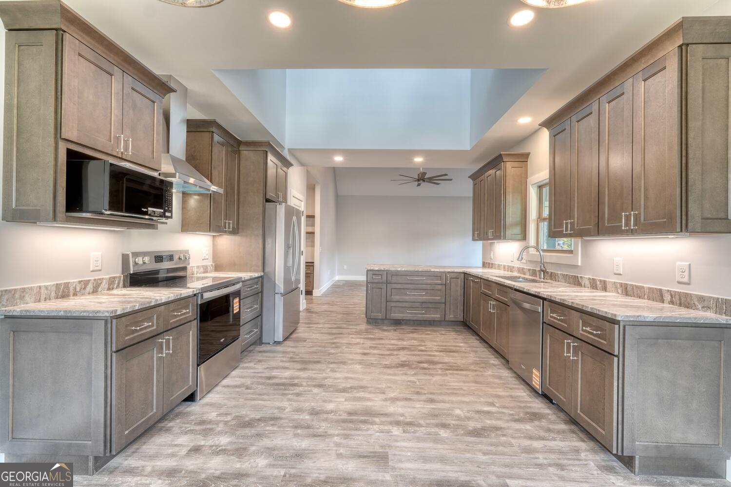 98 Brett Way Hiawassee GA 30546
