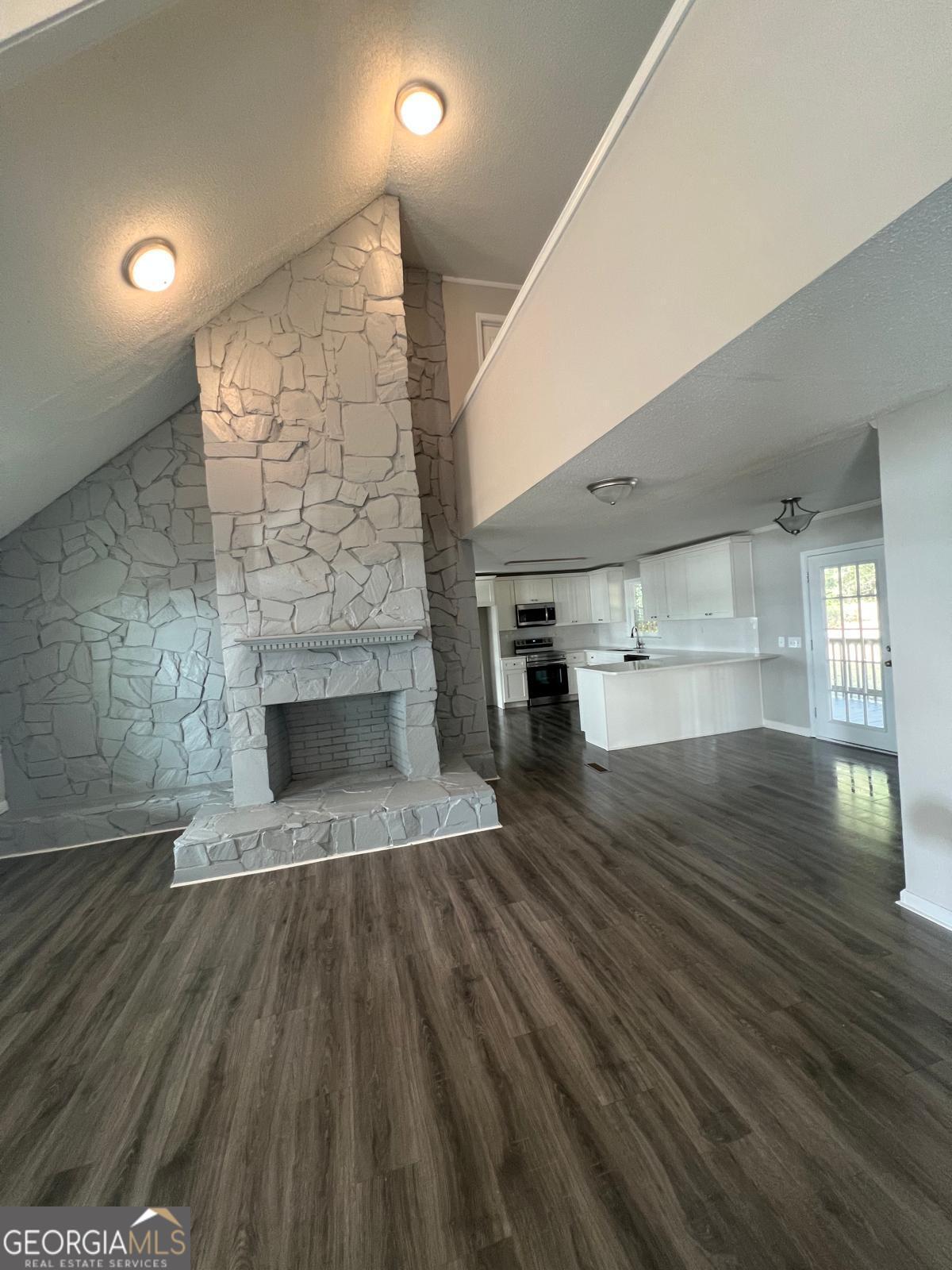 1435 E Lake Drive Screven GA 31560