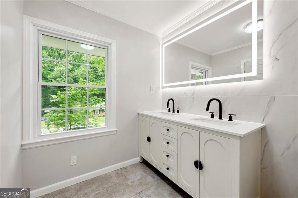 2828 Cloverhurst Drive Atlanta GA 30344