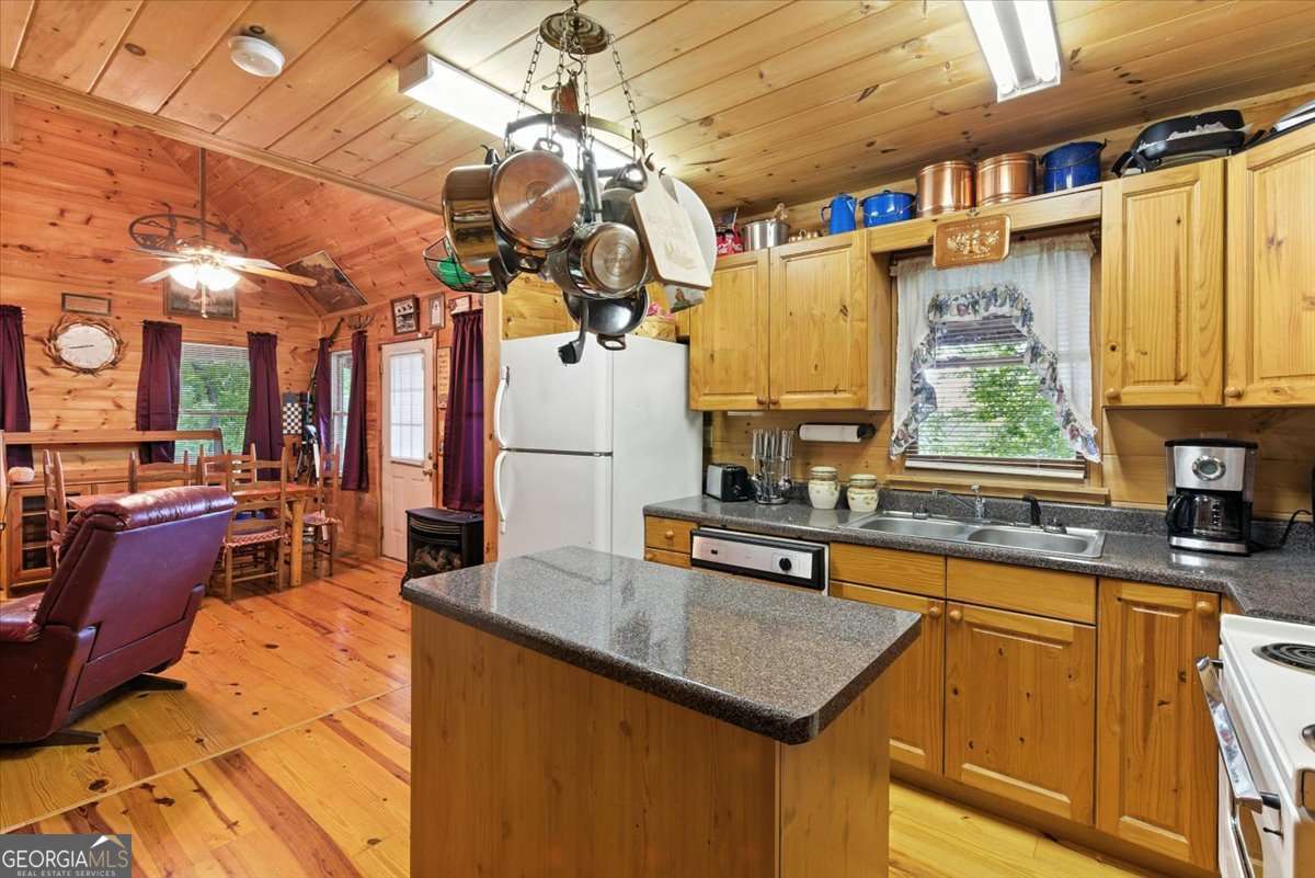 538 Galaxy Way NE Ranger GA 30734