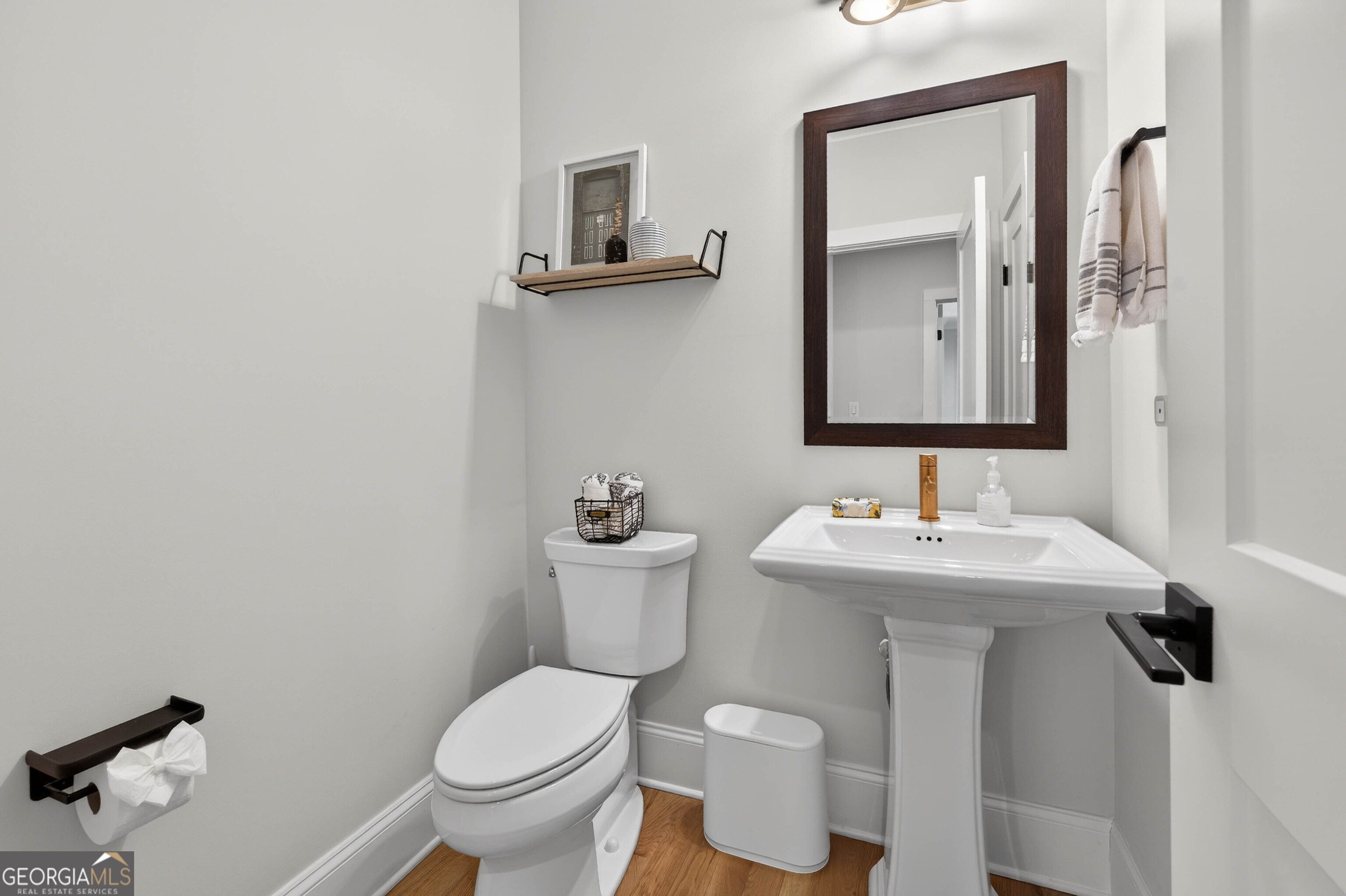 6570 Crestwood Peninsula Flowery Branch GA 30542