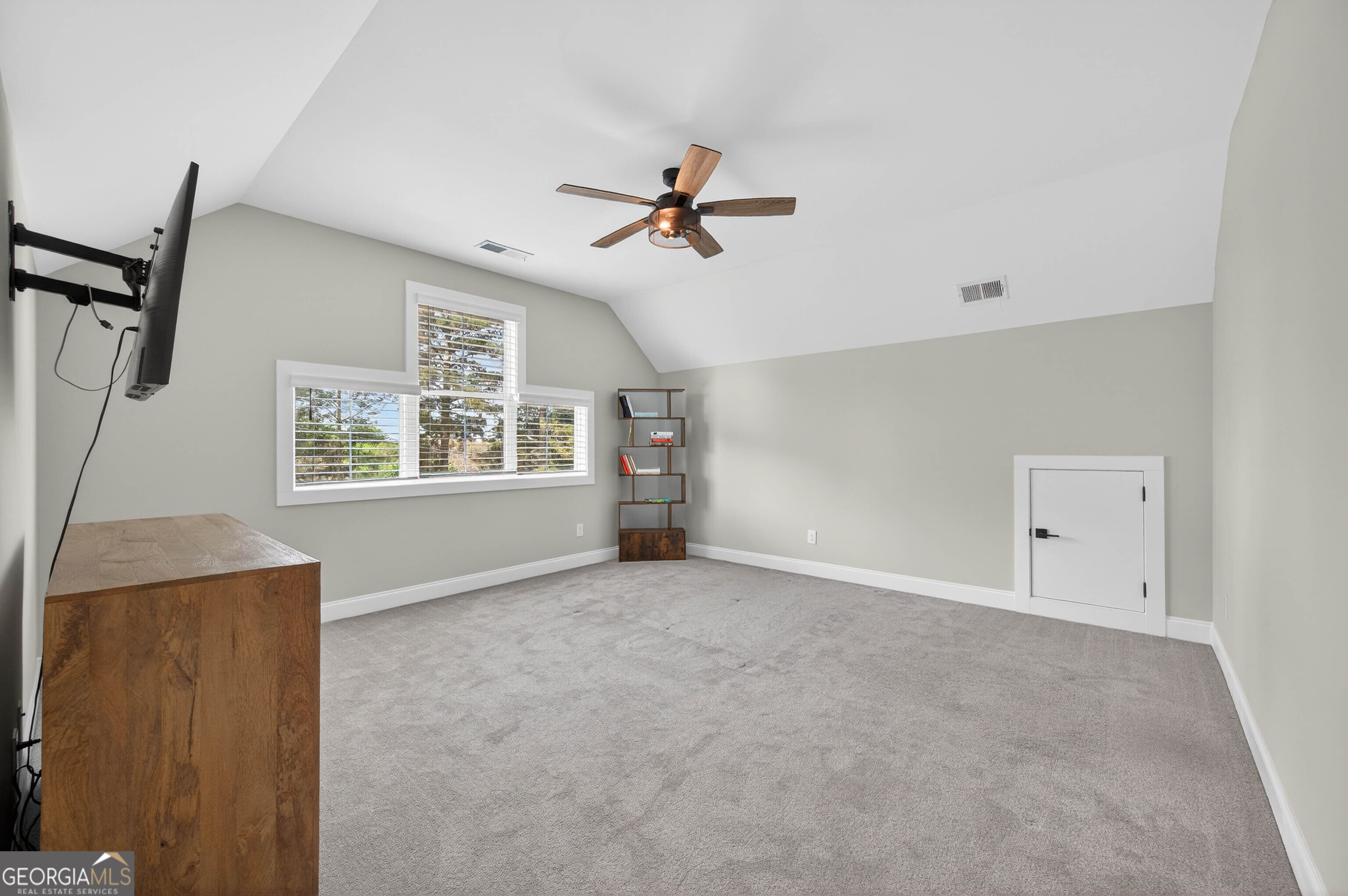 6570 Crestwood Peninsula Flowery Branch GA 30542