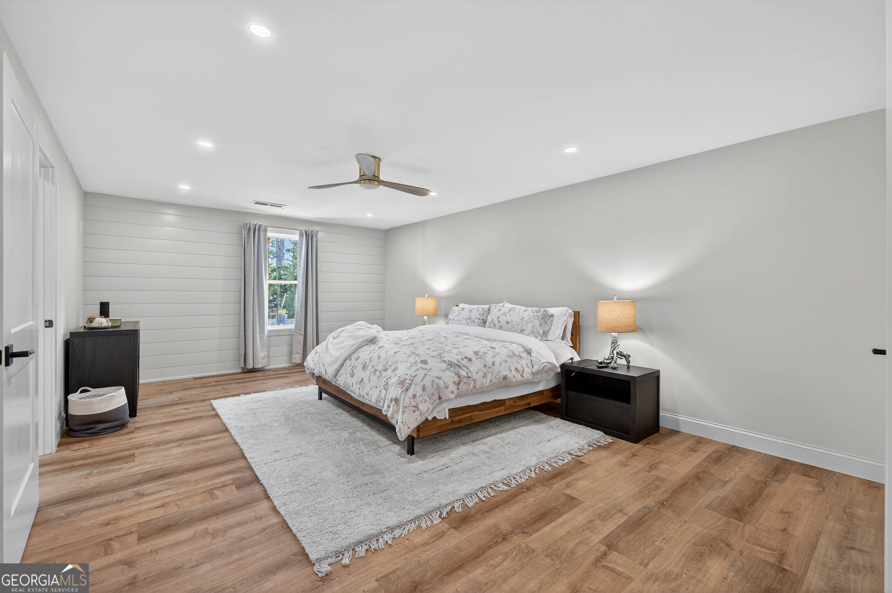 6570 Crestwood Peninsula Flowery Branch GA 30542