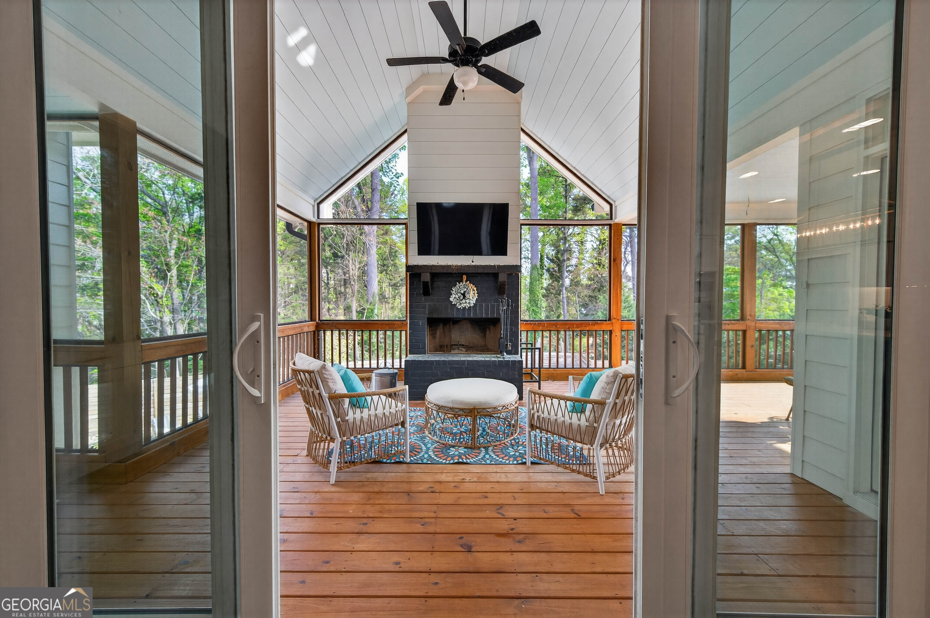6570 Crestwood Peninsula Flowery Branch GA 30542