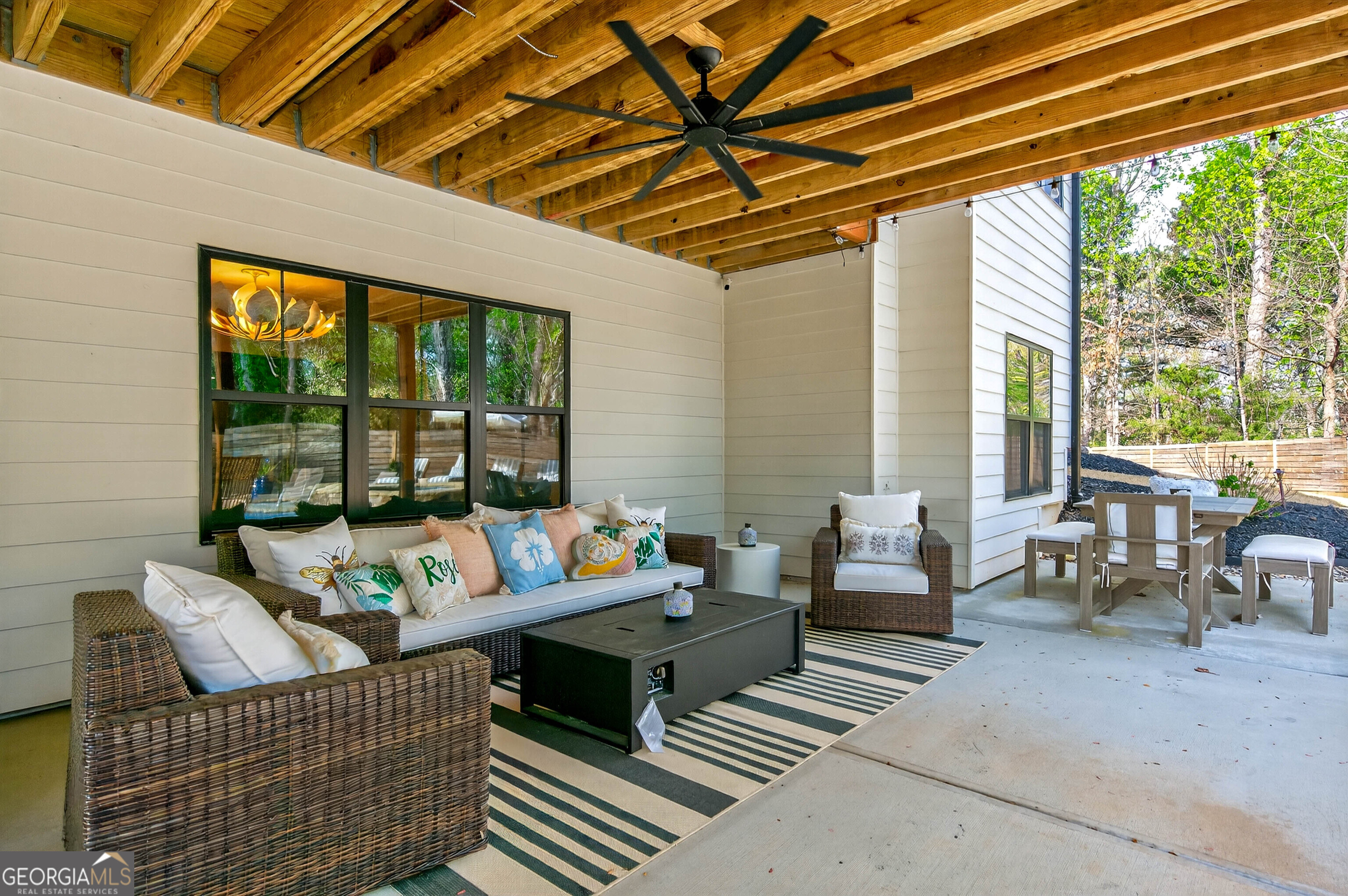 6570 Crestwood Peninsula Flowery Branch GA 30542