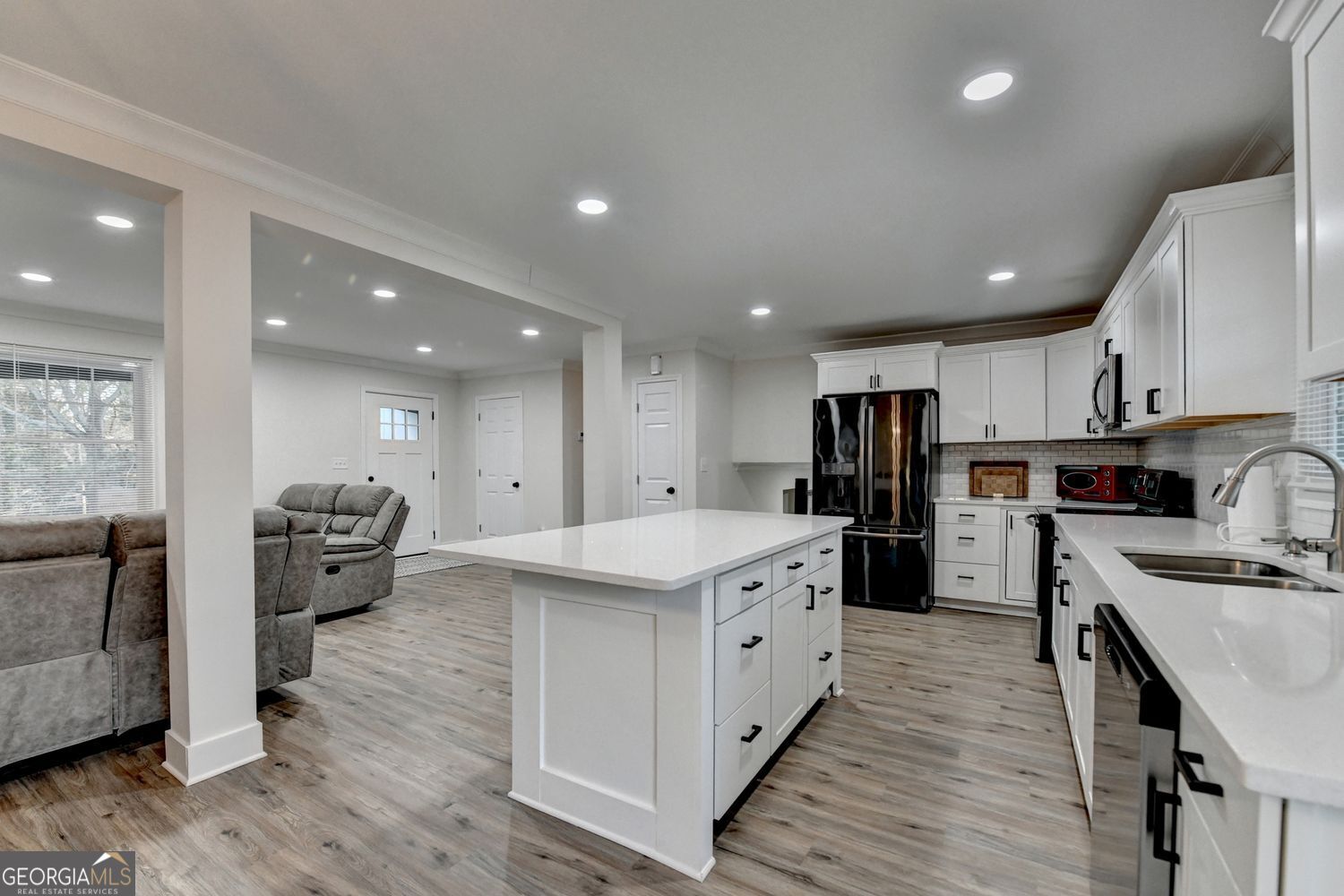 4087 Signal Ridge SW Lilburn GA 30047