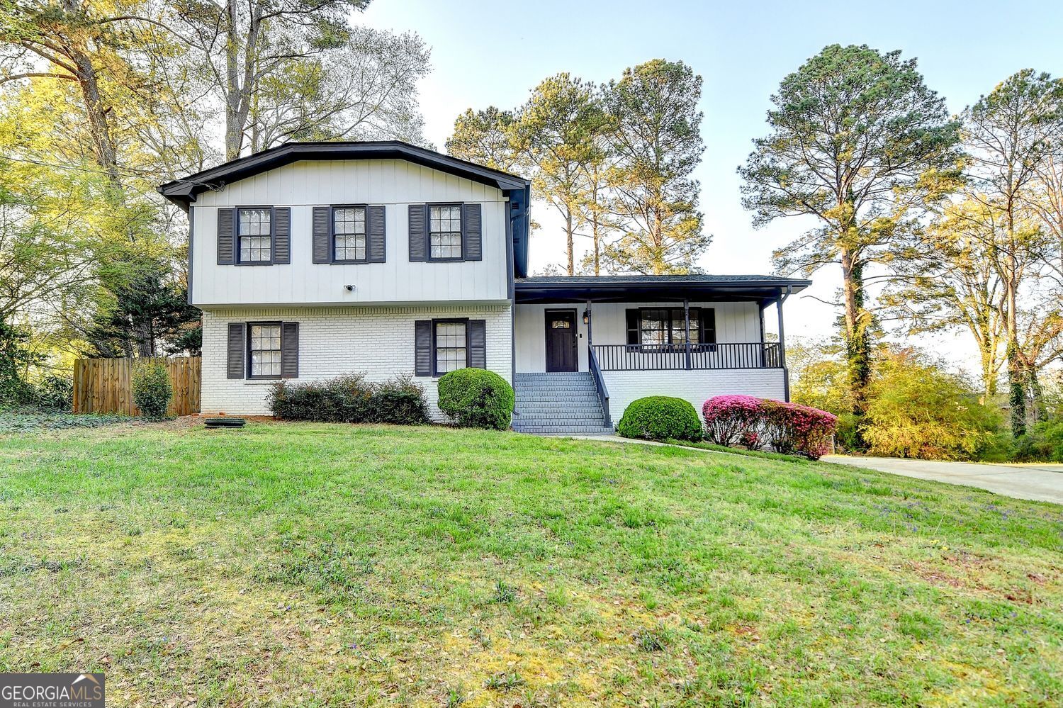 4087 Signal Ridge SW Lilburn GA 30047