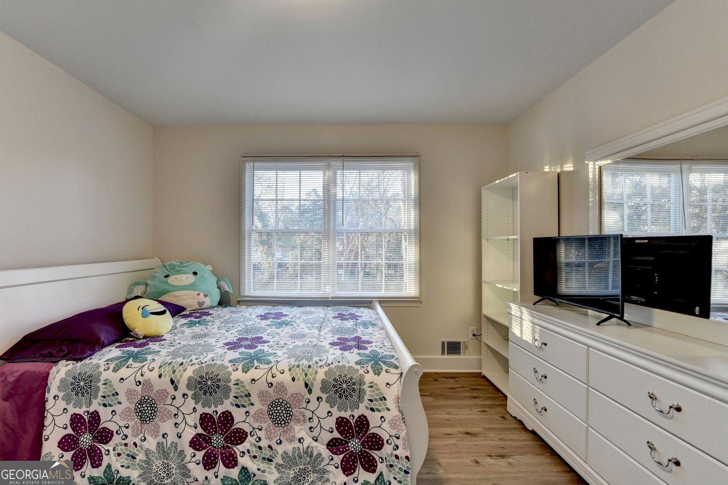 4087 Signal Ridge SW Lilburn GA 30047