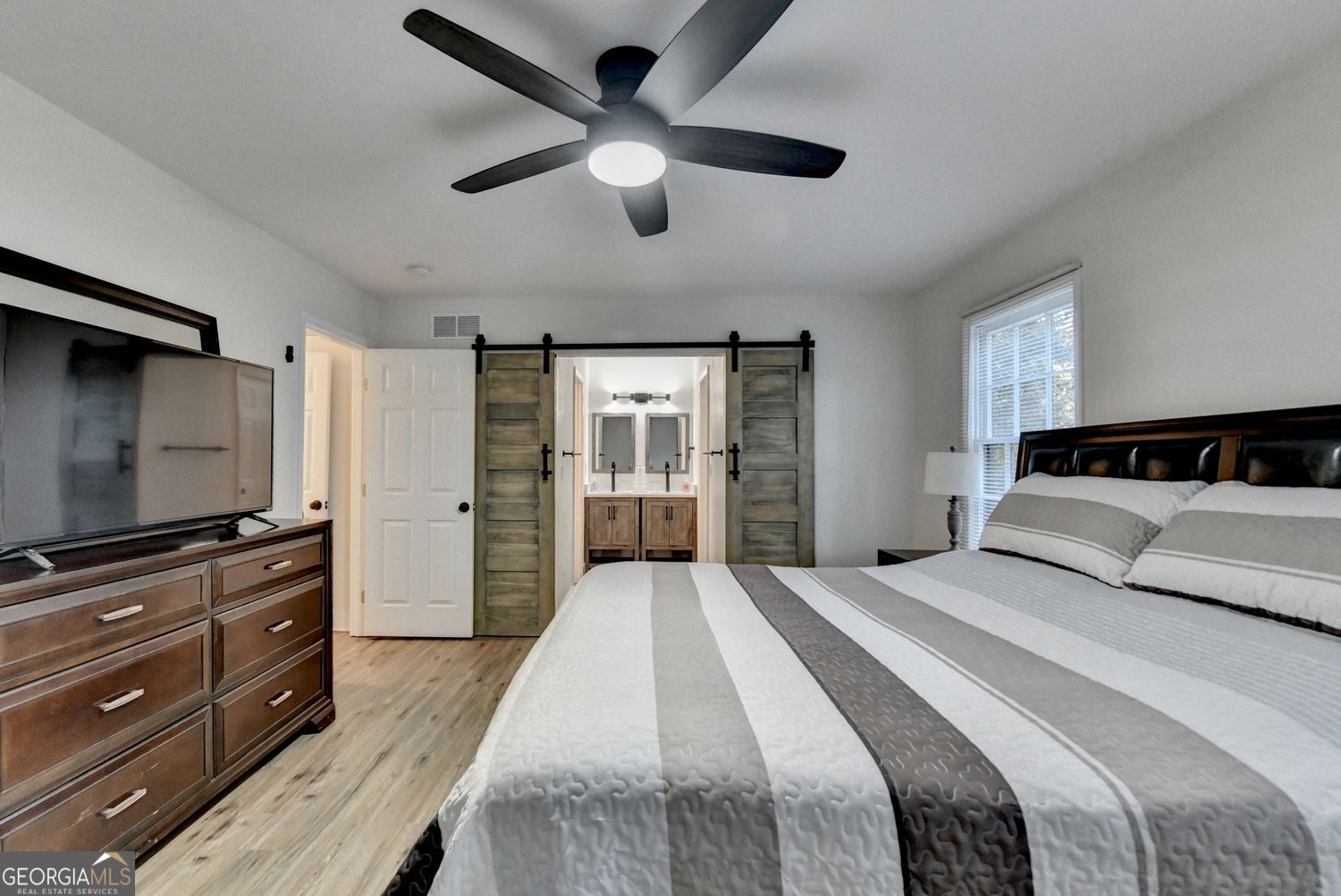 4087 Signal Ridge SW Lilburn GA 30047
