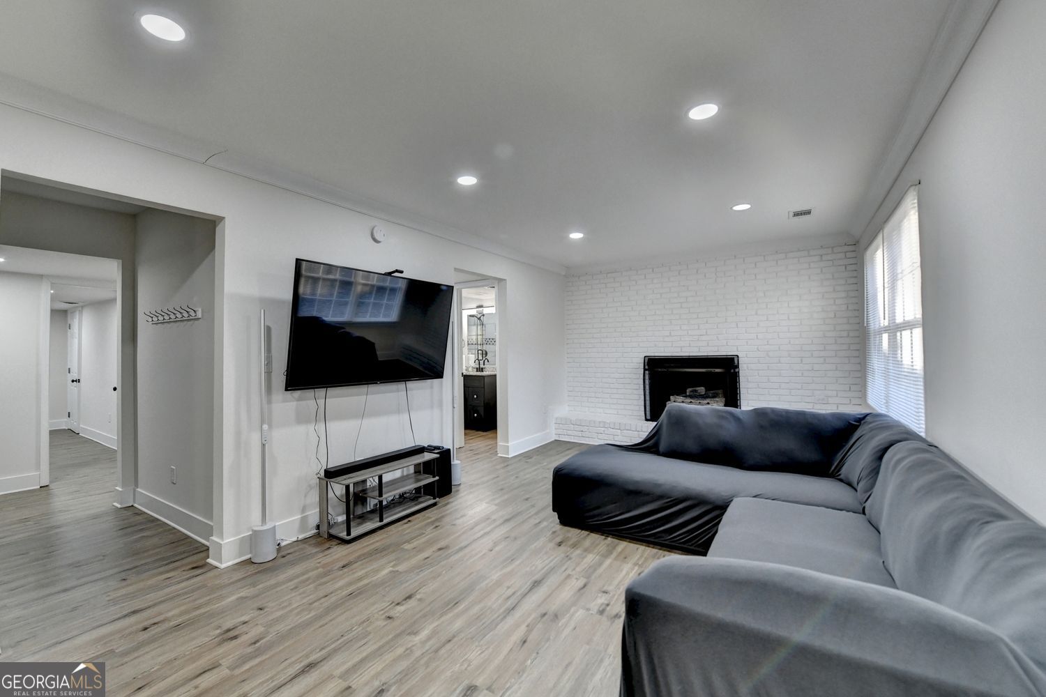 4087 Signal Ridge SW Lilburn GA 30047