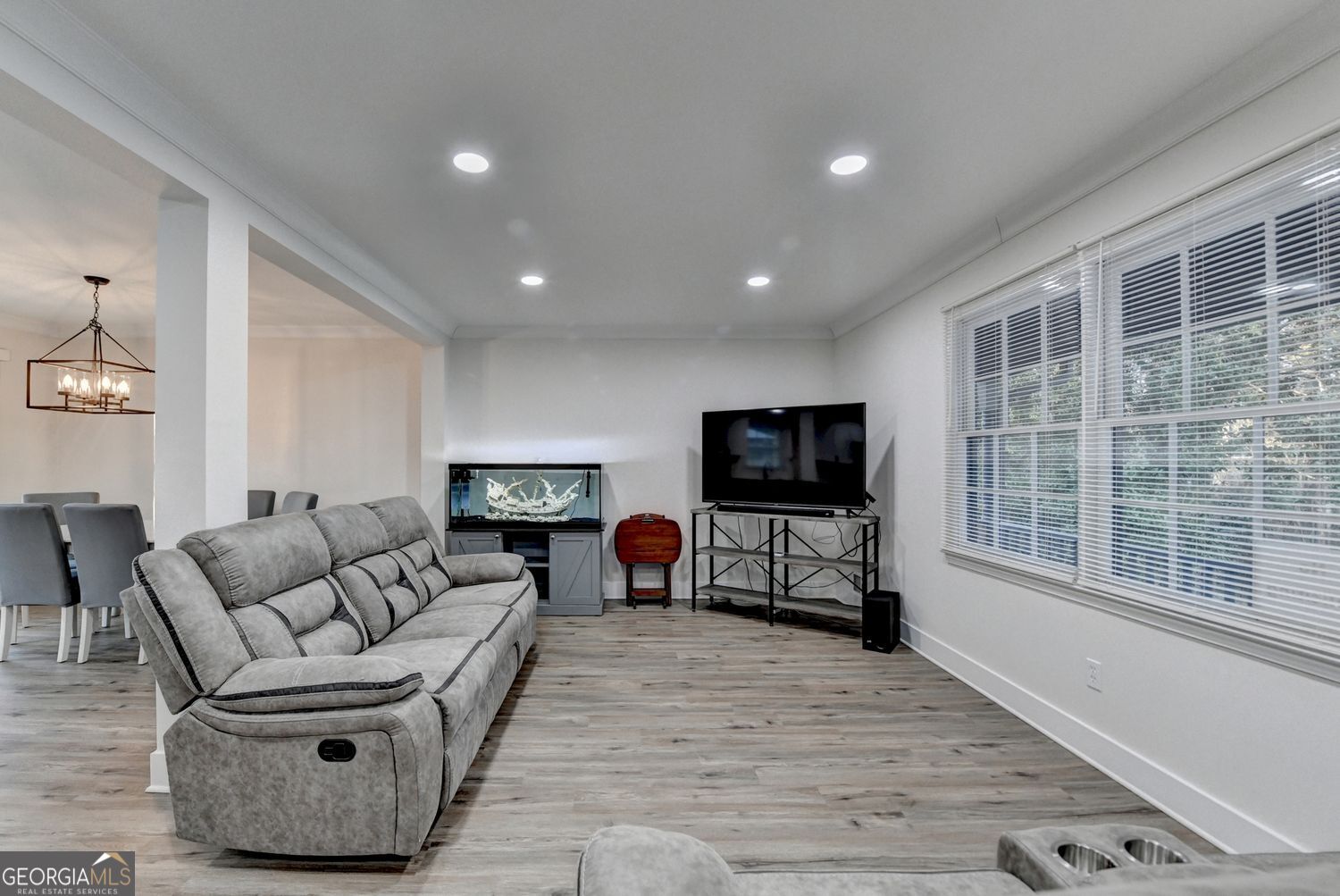 4087 Signal Ridge SW Lilburn GA 30047