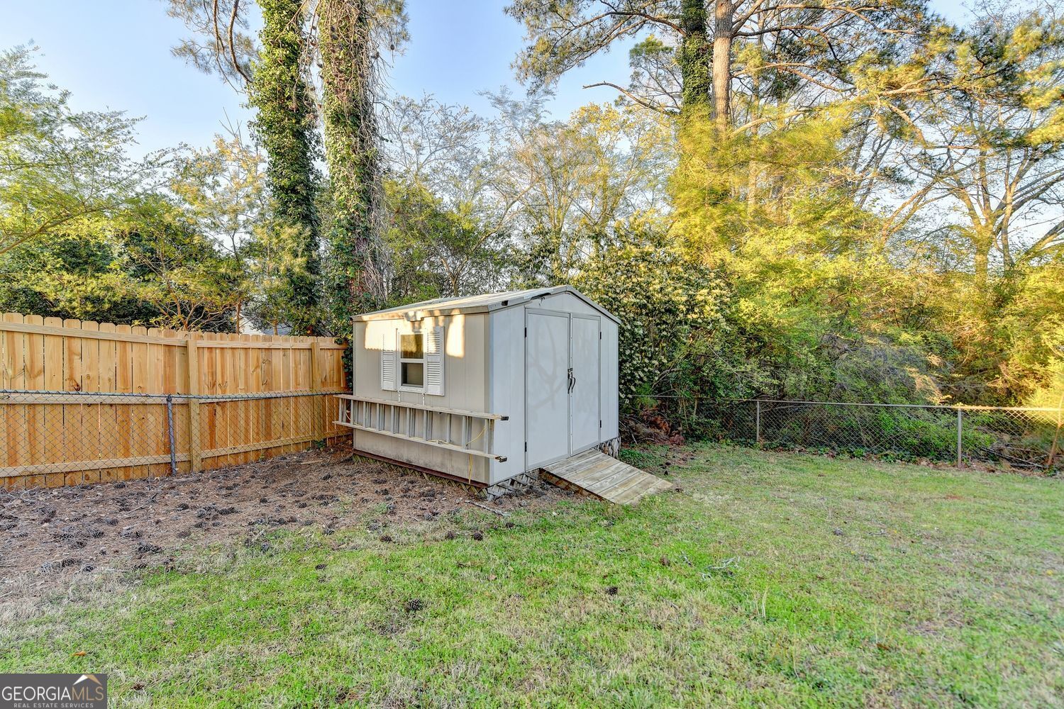 4087 Signal Ridge SW Lilburn GA 30047