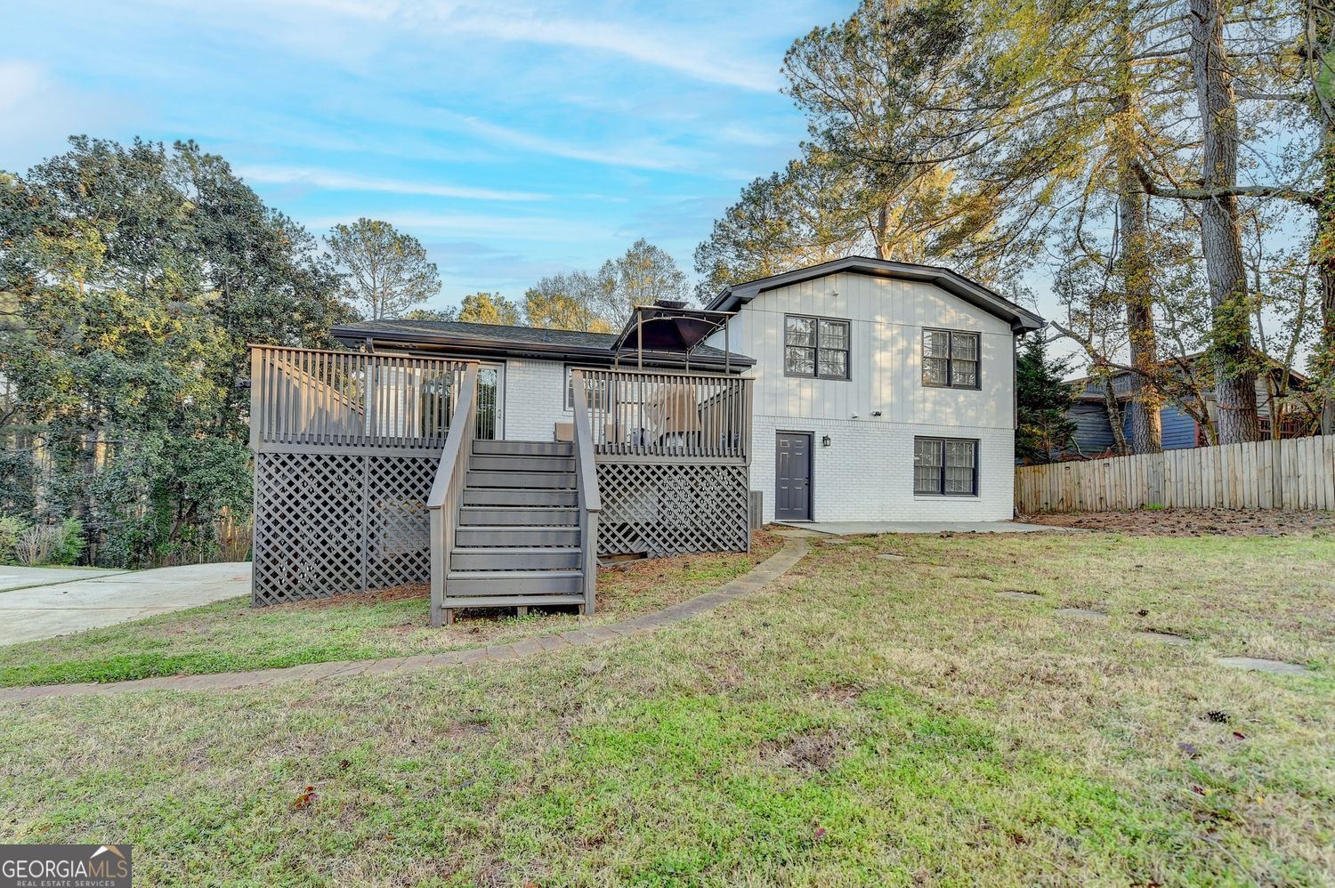 4087 Signal Ridge SW Lilburn GA 30047