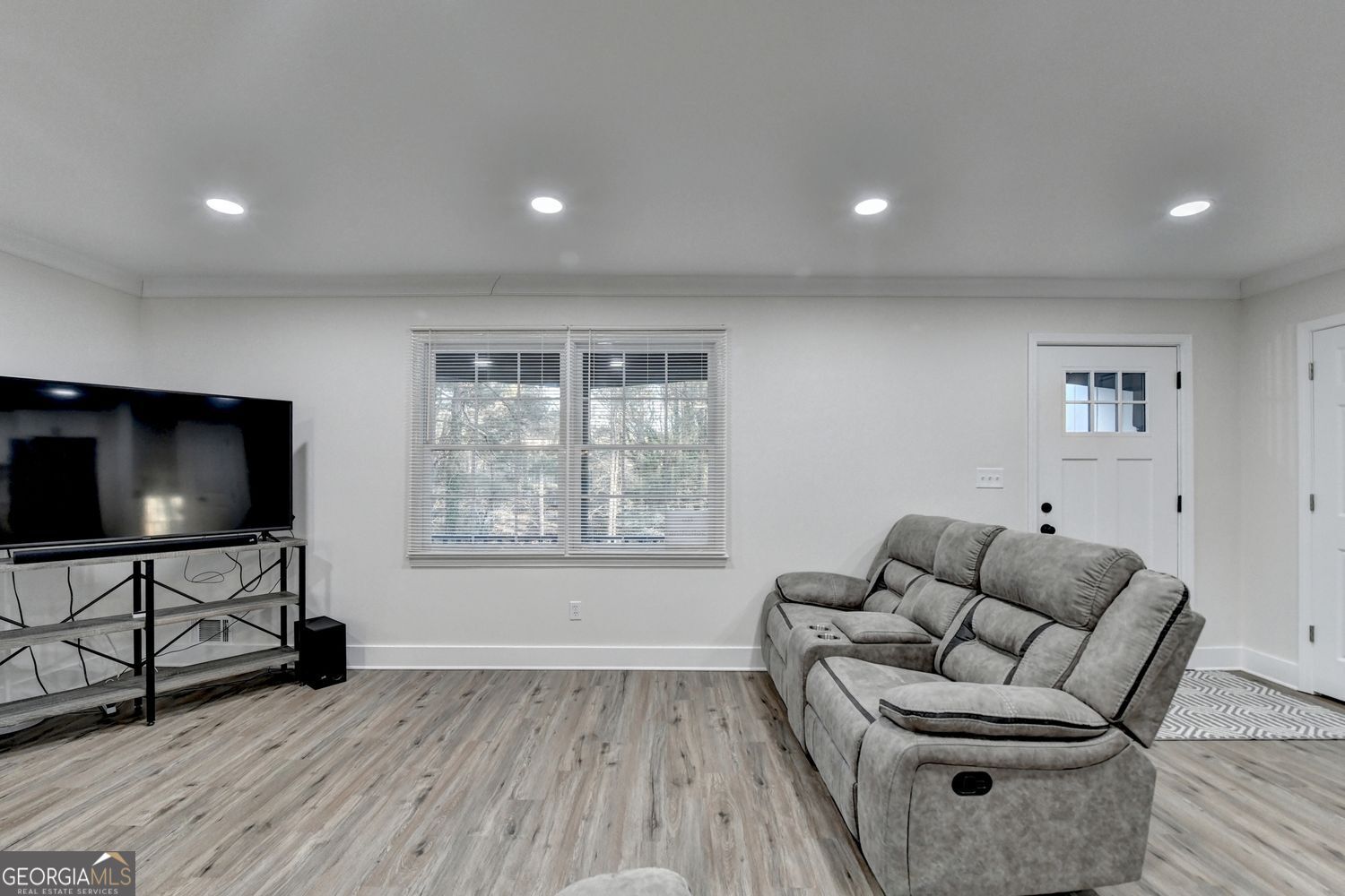 4087 Signal Ridge SW Lilburn GA 30047