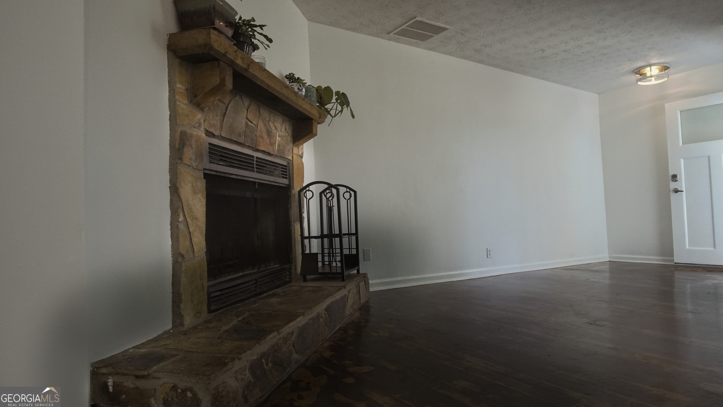 135 Dixie Lane Covington GA 30014