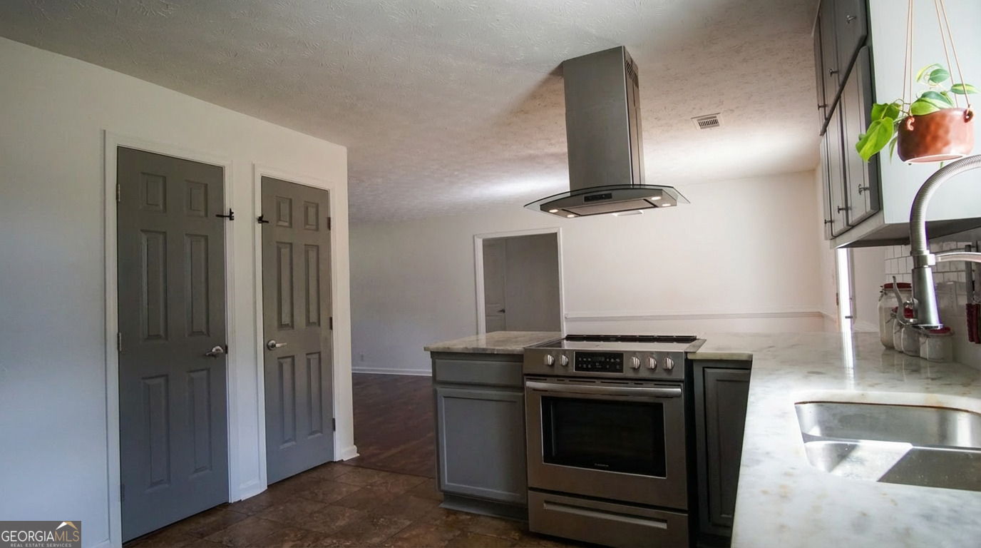 135 Dixie Lane Covington GA 30014