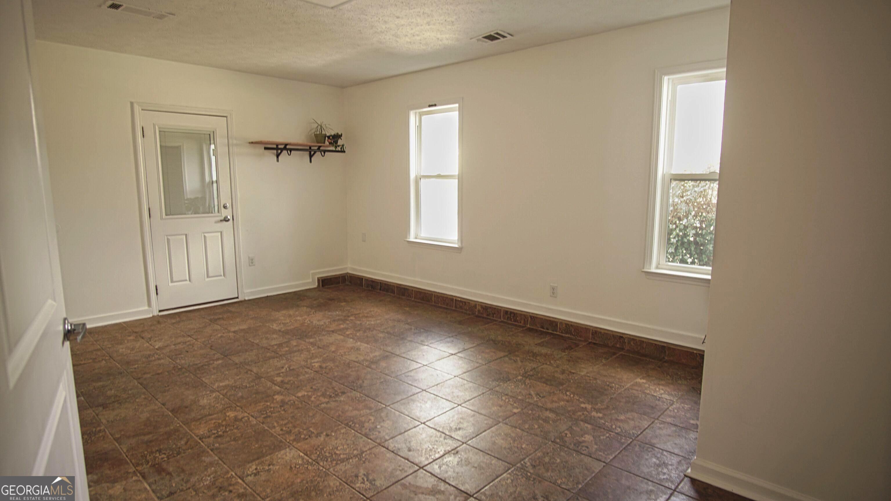 135 Dixie Lane Covington GA 30014