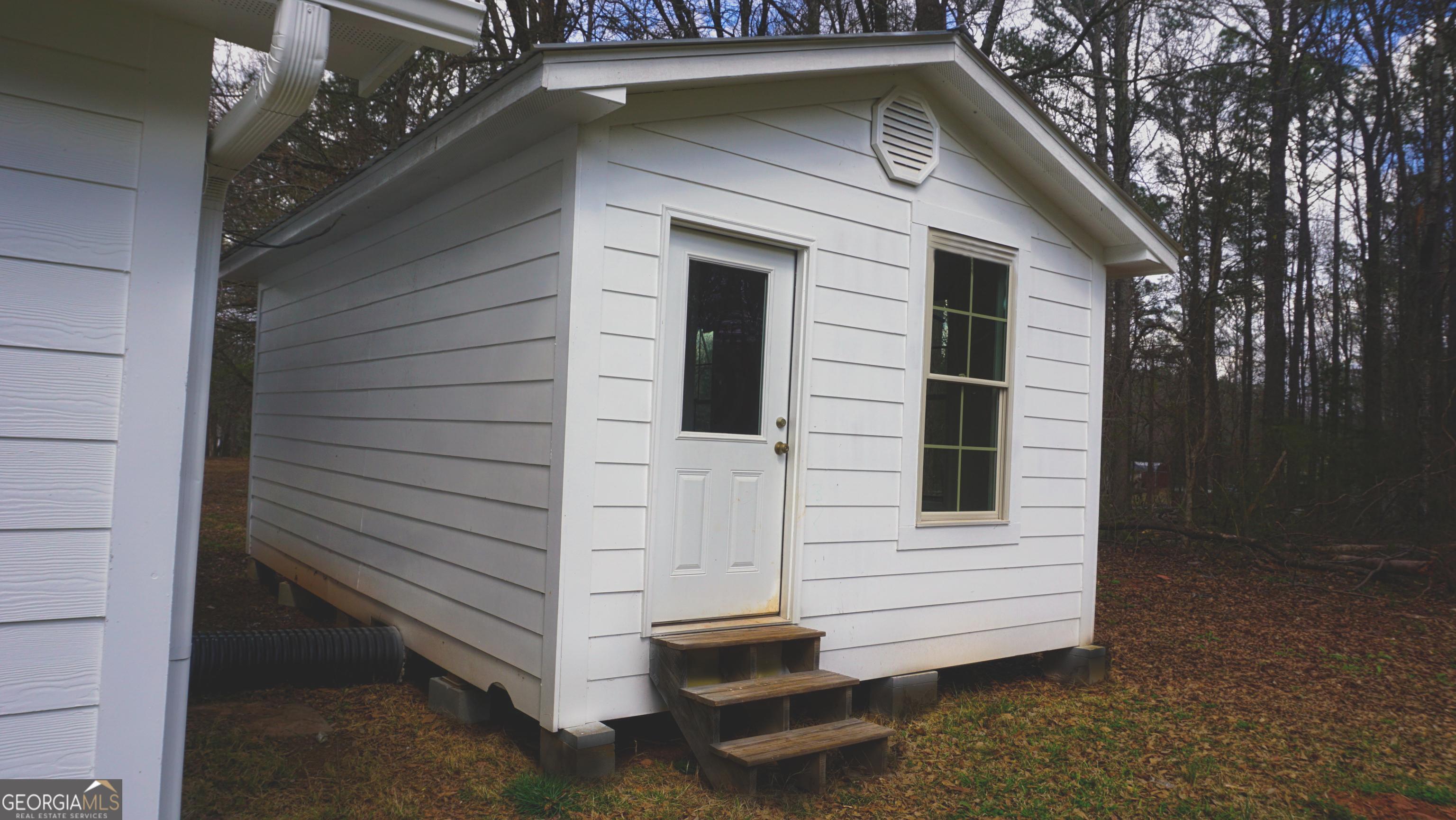 135 Dixie Lane Covington GA 30014
