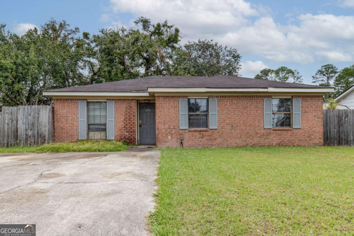 251 Garden Circle Hinesville GA 31313