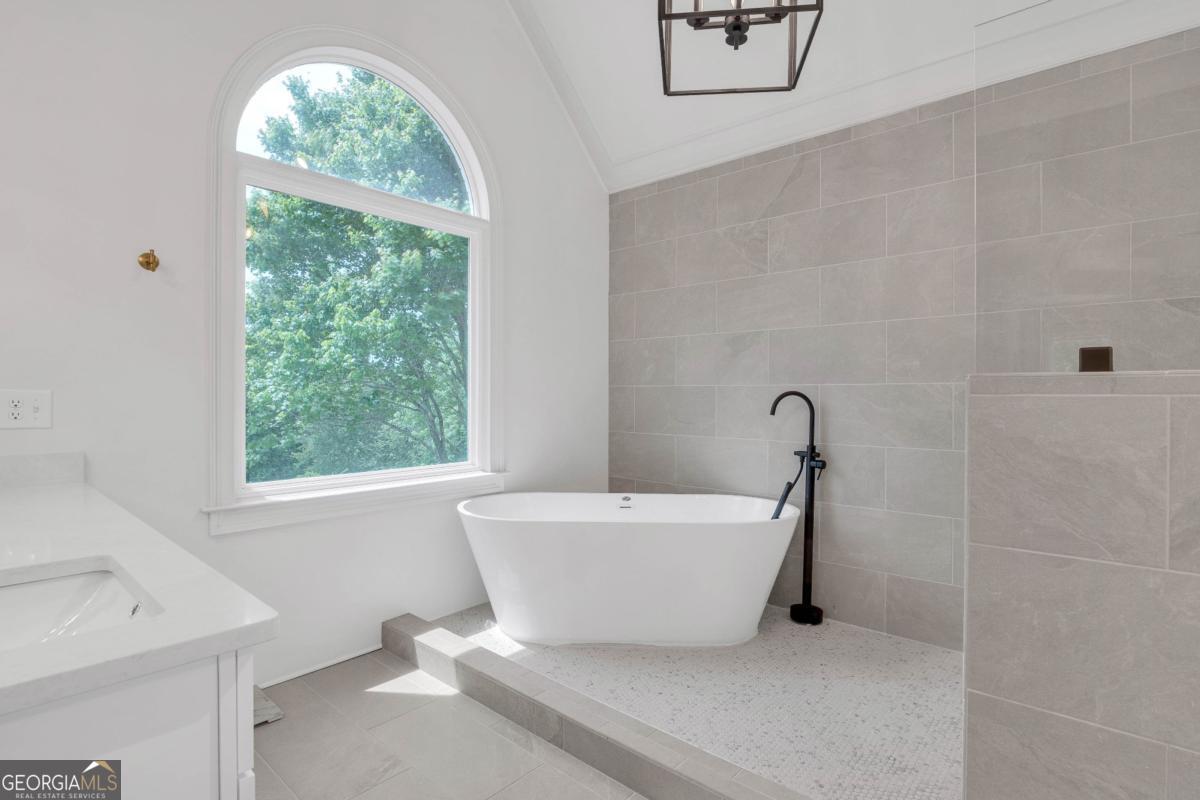 4221 Willow Oak Drive Gainesville GA 30506