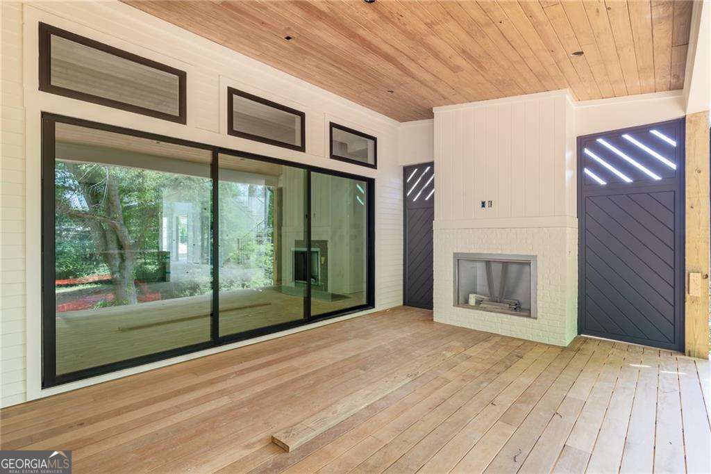 10910 Woodstock Road Roswell GA 30075
