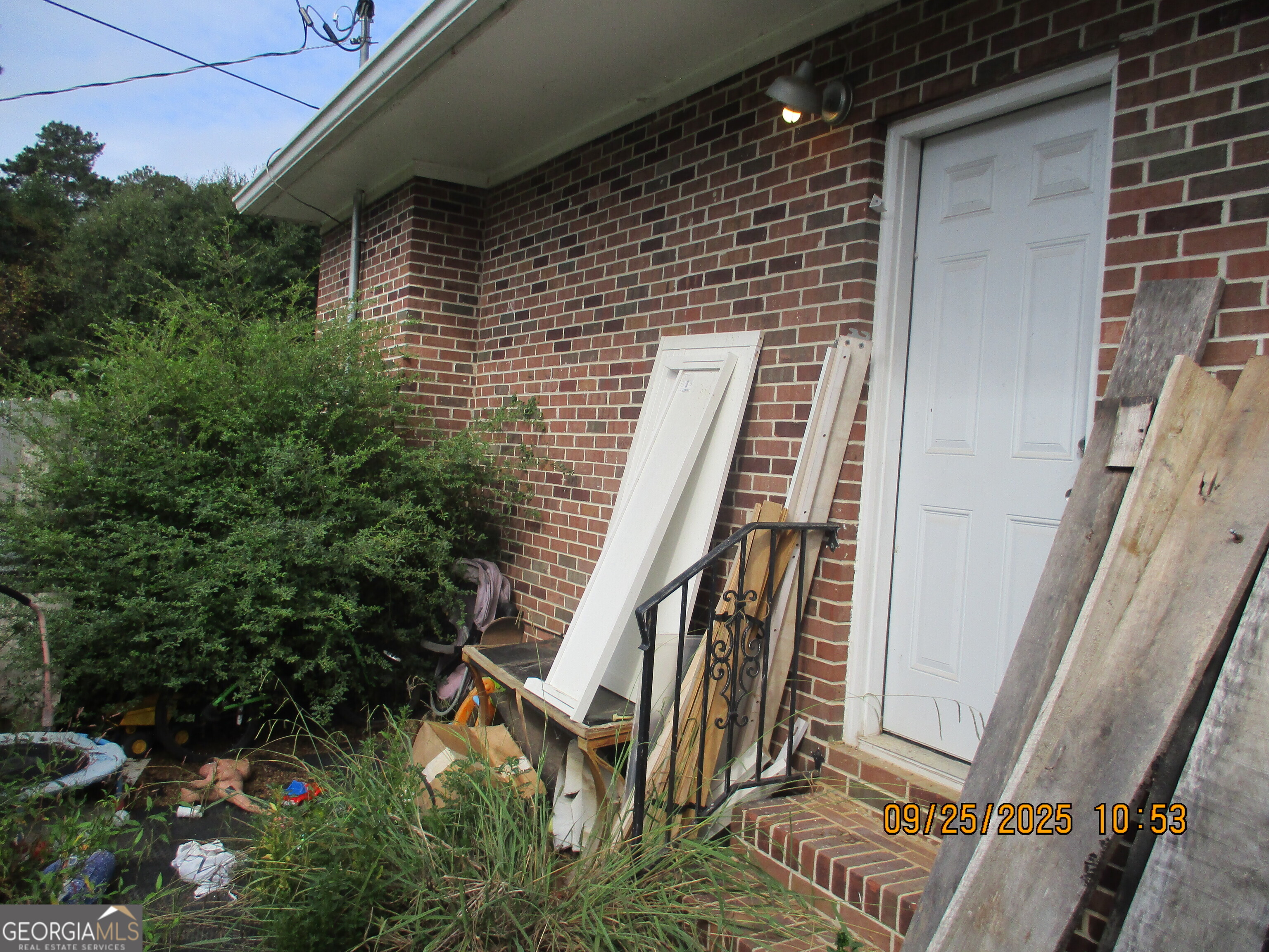 9182 SW Flat Shoals Road No Street Suffix Covington GA 30014