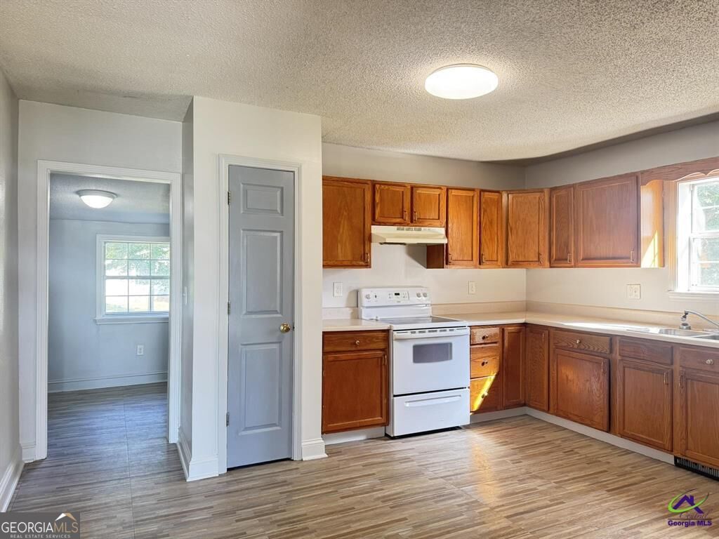 205 E Church Street Centerville GA 31028