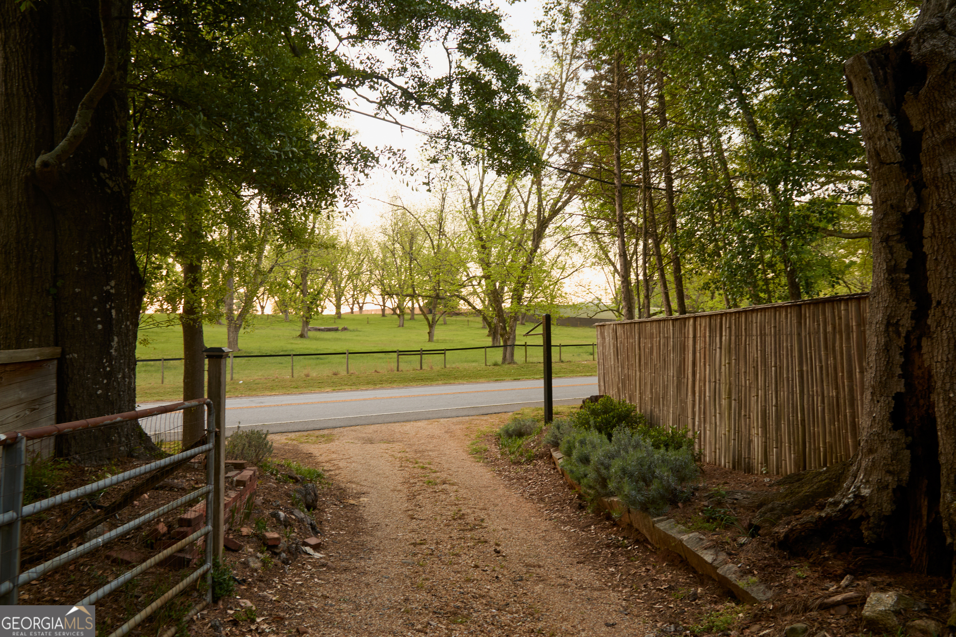 2569 Riverbend Road Athens GA 30605