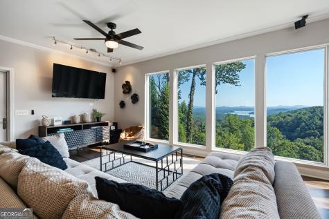 723 Ripshin Heights Blue Ridge GA 30513