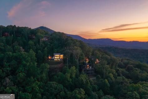 723 Ripshin Heights Blue Ridge GA 30513