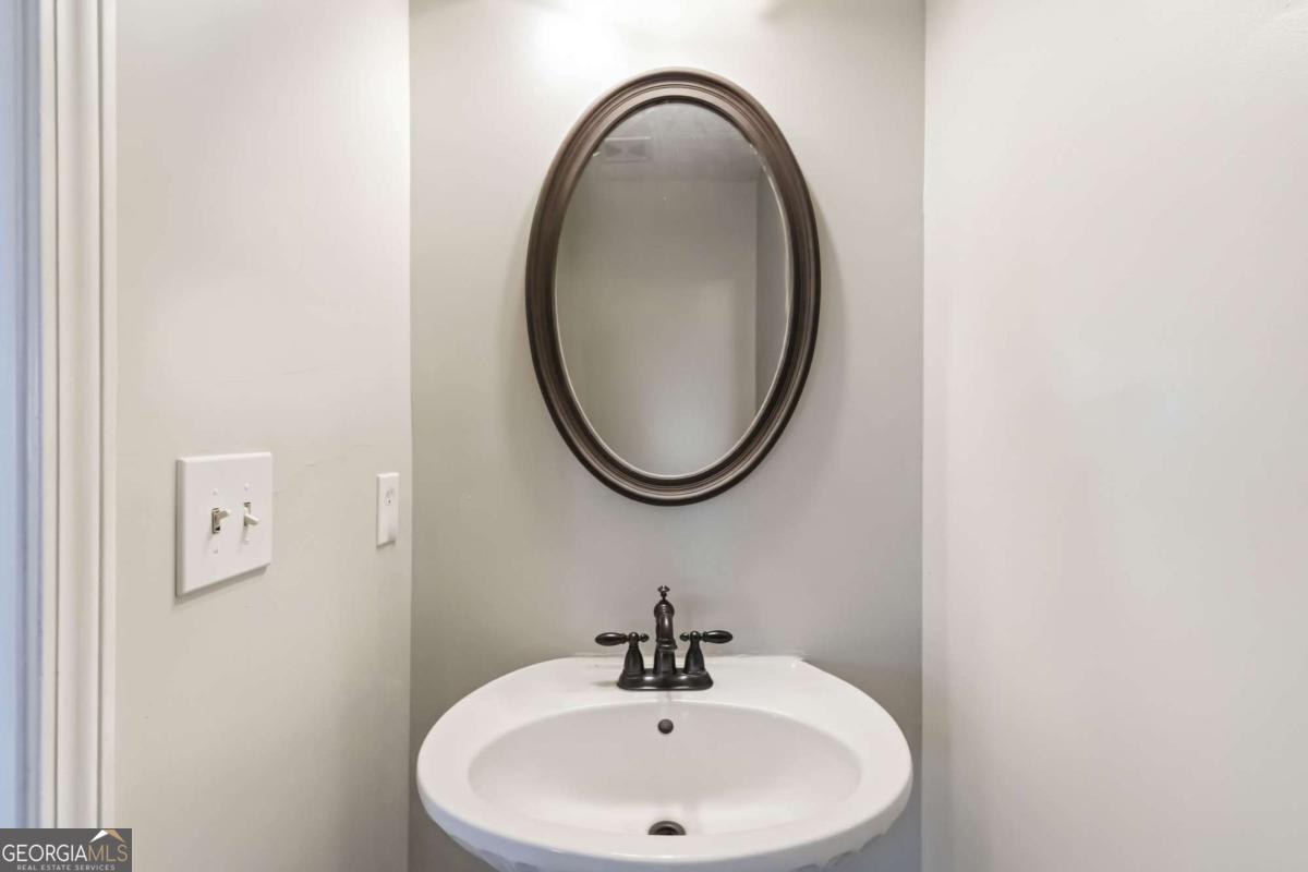 5559 Strathmoor Manor Circle Lithonia GA 30058