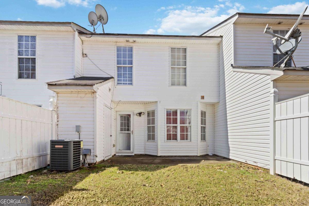 5559 Strathmoor Manor Circle Lithonia GA 30058