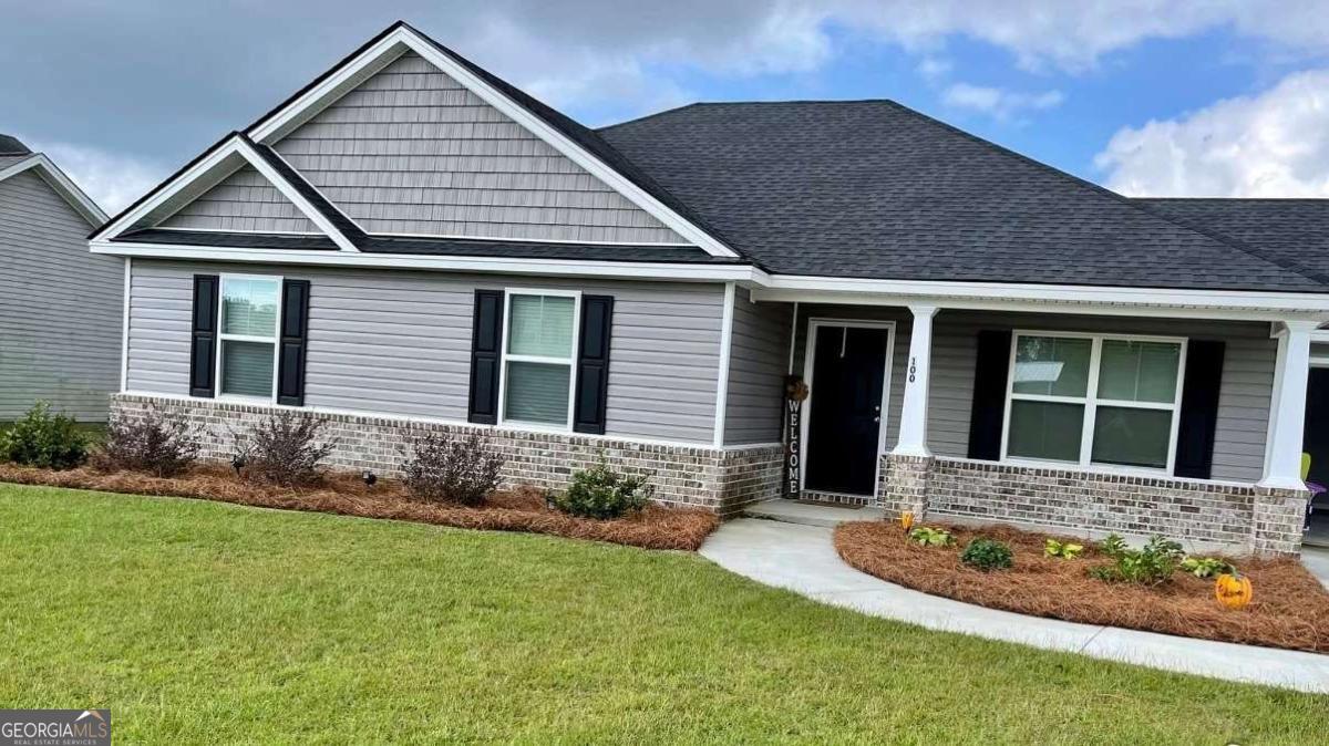 100 Auburn Circle Glennville GA 30427