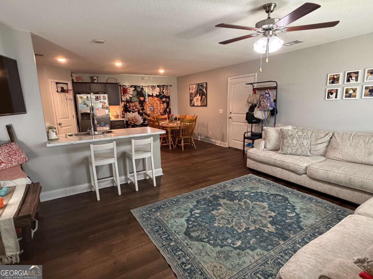 100 Auburn Circle Glennville GA 30427