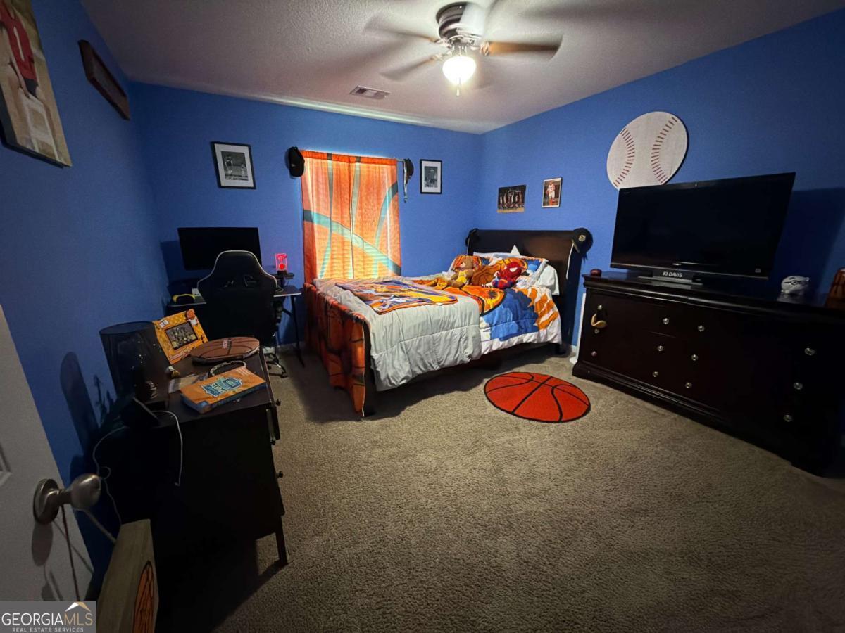 100 Auburn Circle Glennville GA 30427