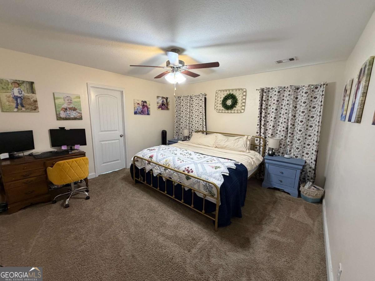 100 Auburn Circle Glennville GA 30427
