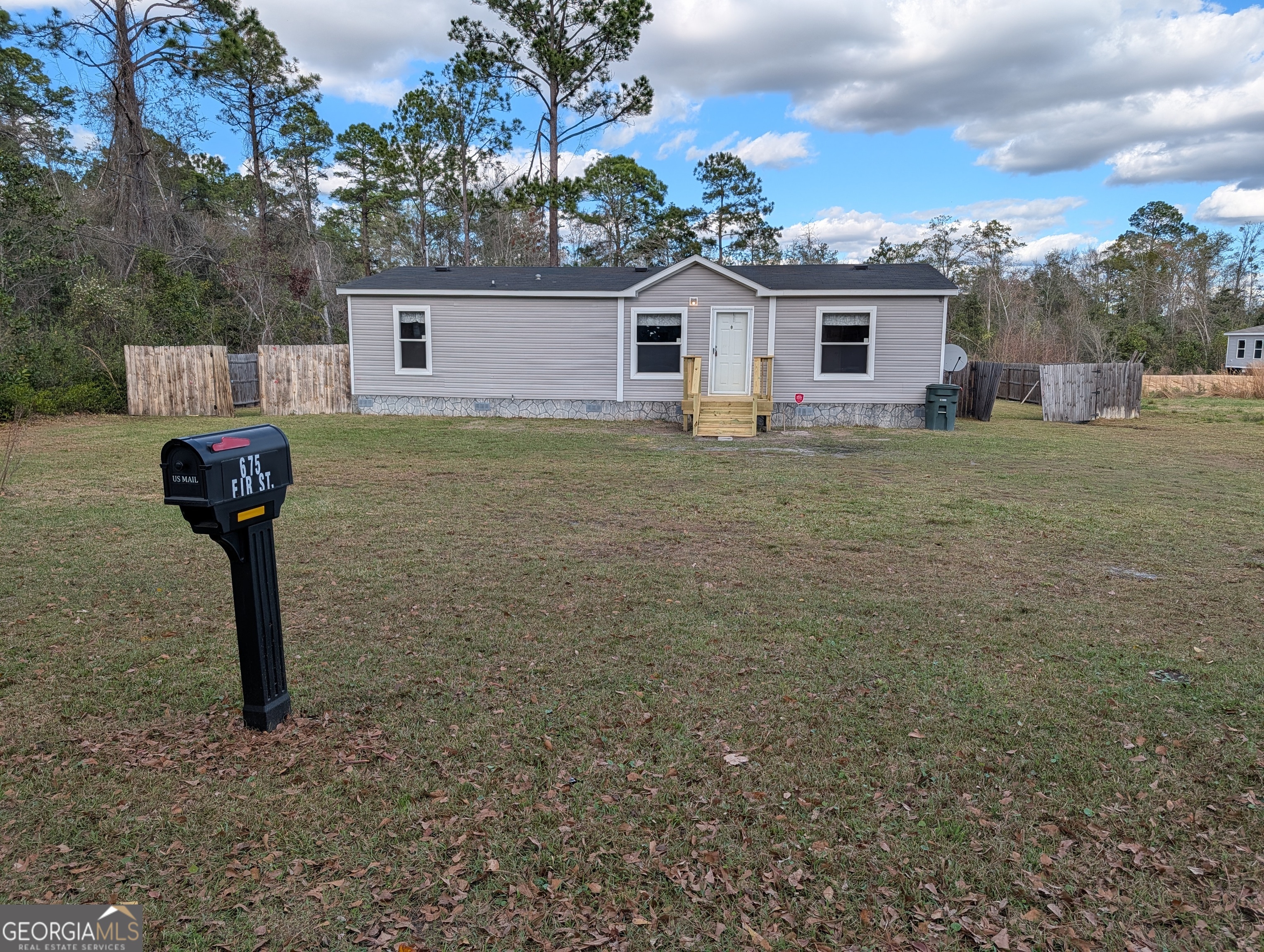 675 Fir Jesup GA 31545