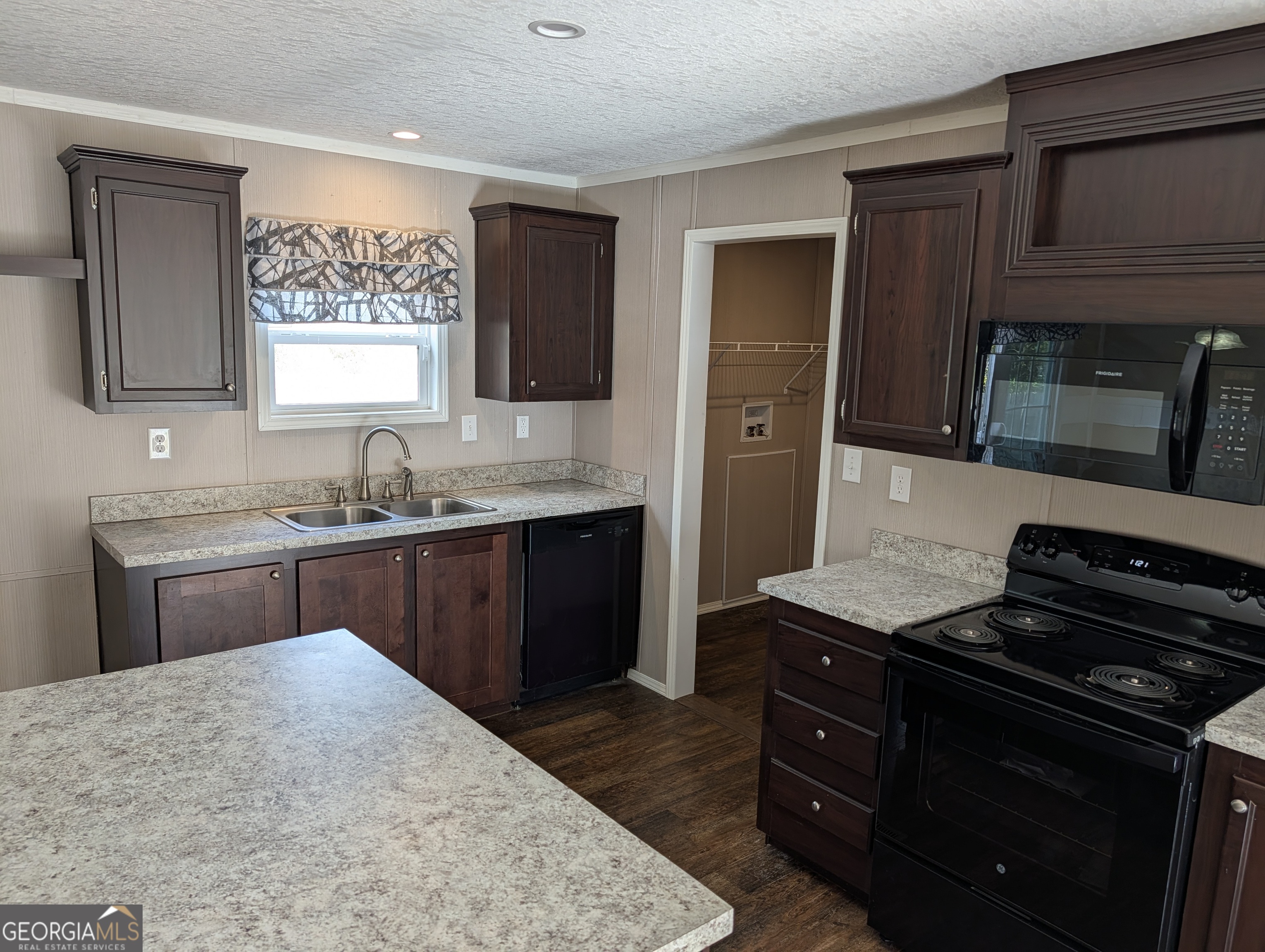 675 Fir Jesup GA 31545