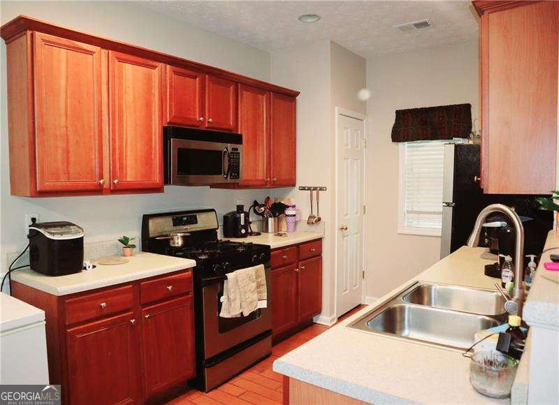789 Celeste Lane SW Atlanta GA 30331