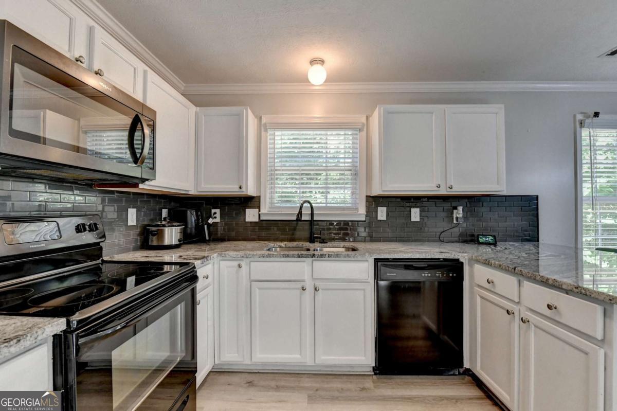 4439 Flat Stone Drive Snellville GA 30039
