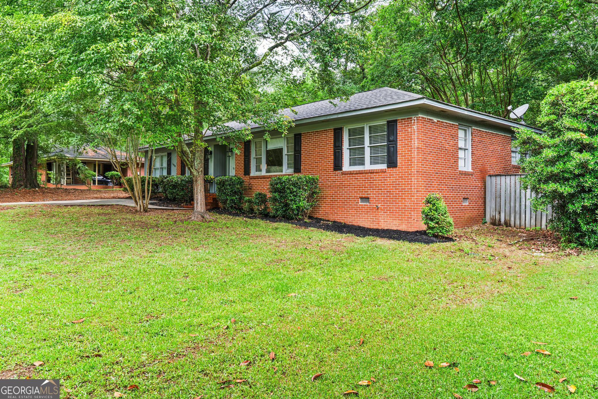 1058 S Pine Knoll Macon GA 31204