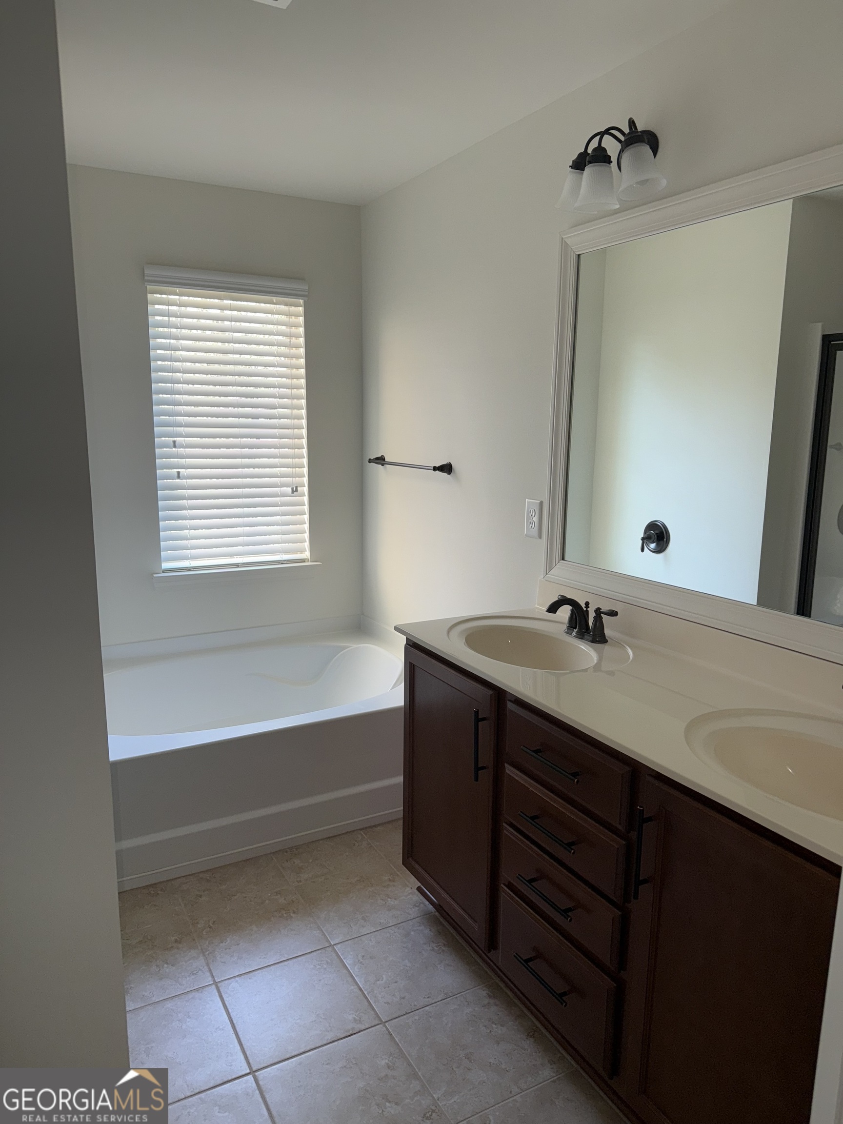 1921 Paxton Ridge Court Lilburn GA 30047