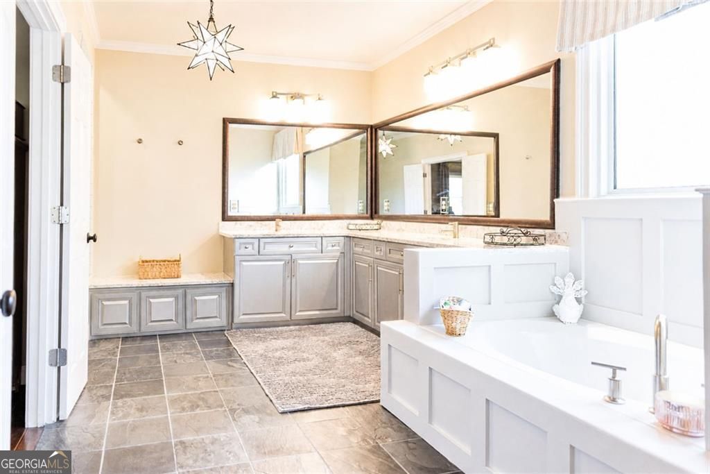 2058 Evergreen Lane NW Atlanta GA 30318