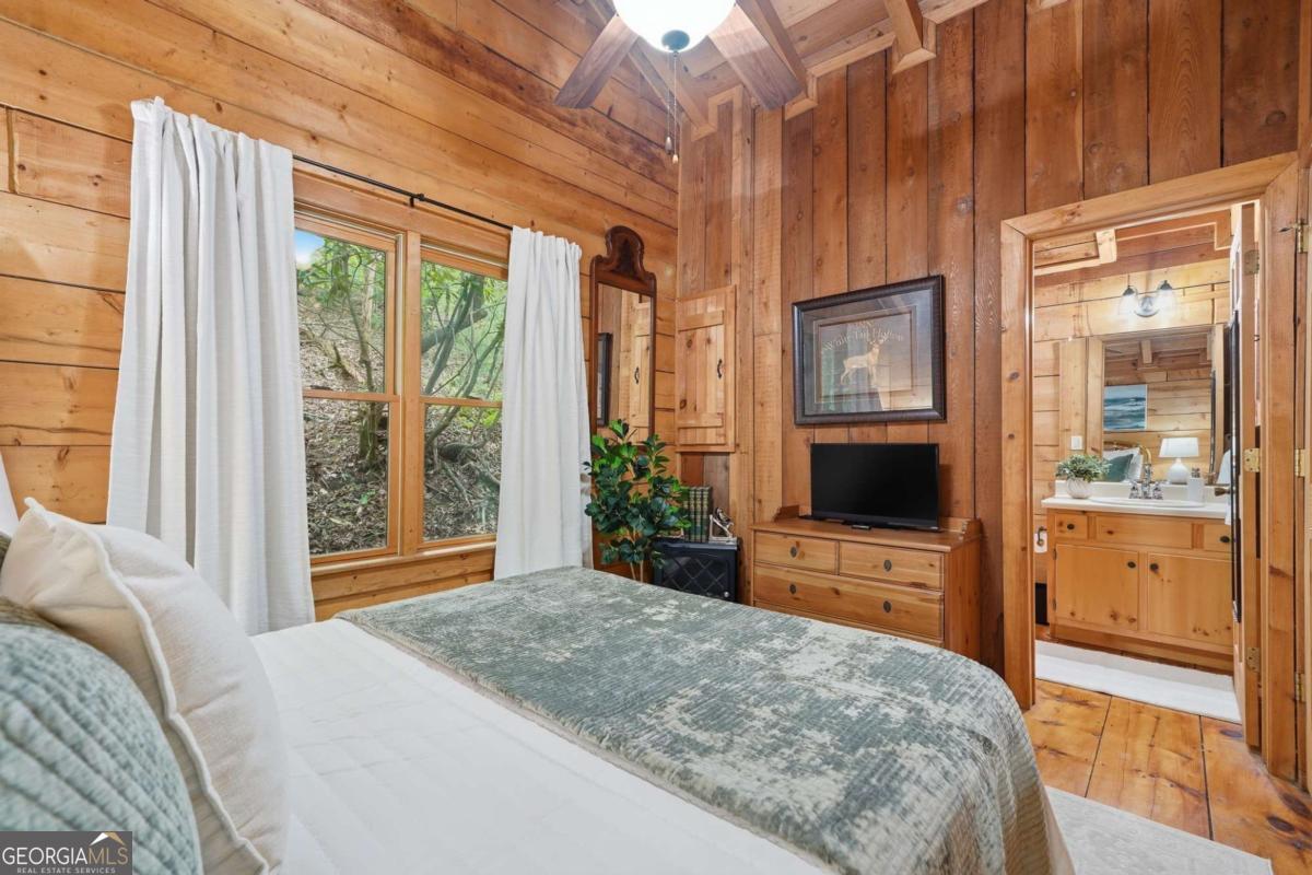 28 Briar Creek Road Ellijay GA 30540