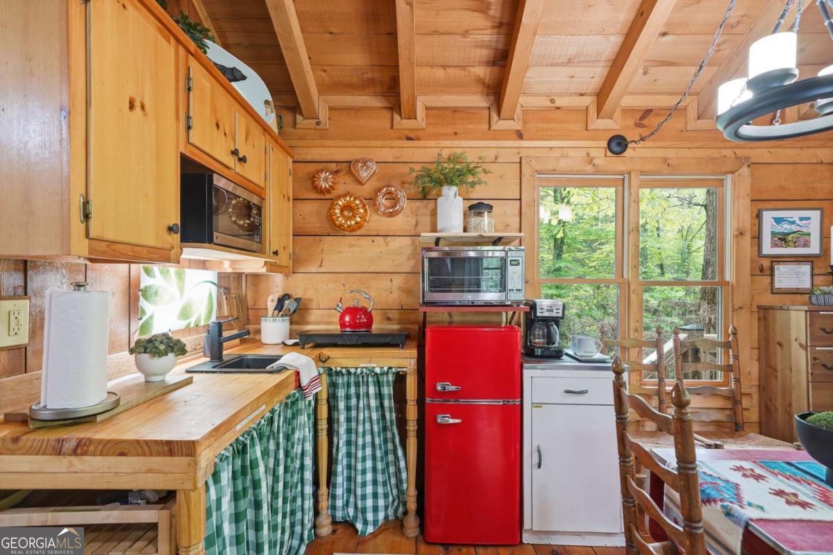 28 Briar Creek Road Ellijay GA 30540
