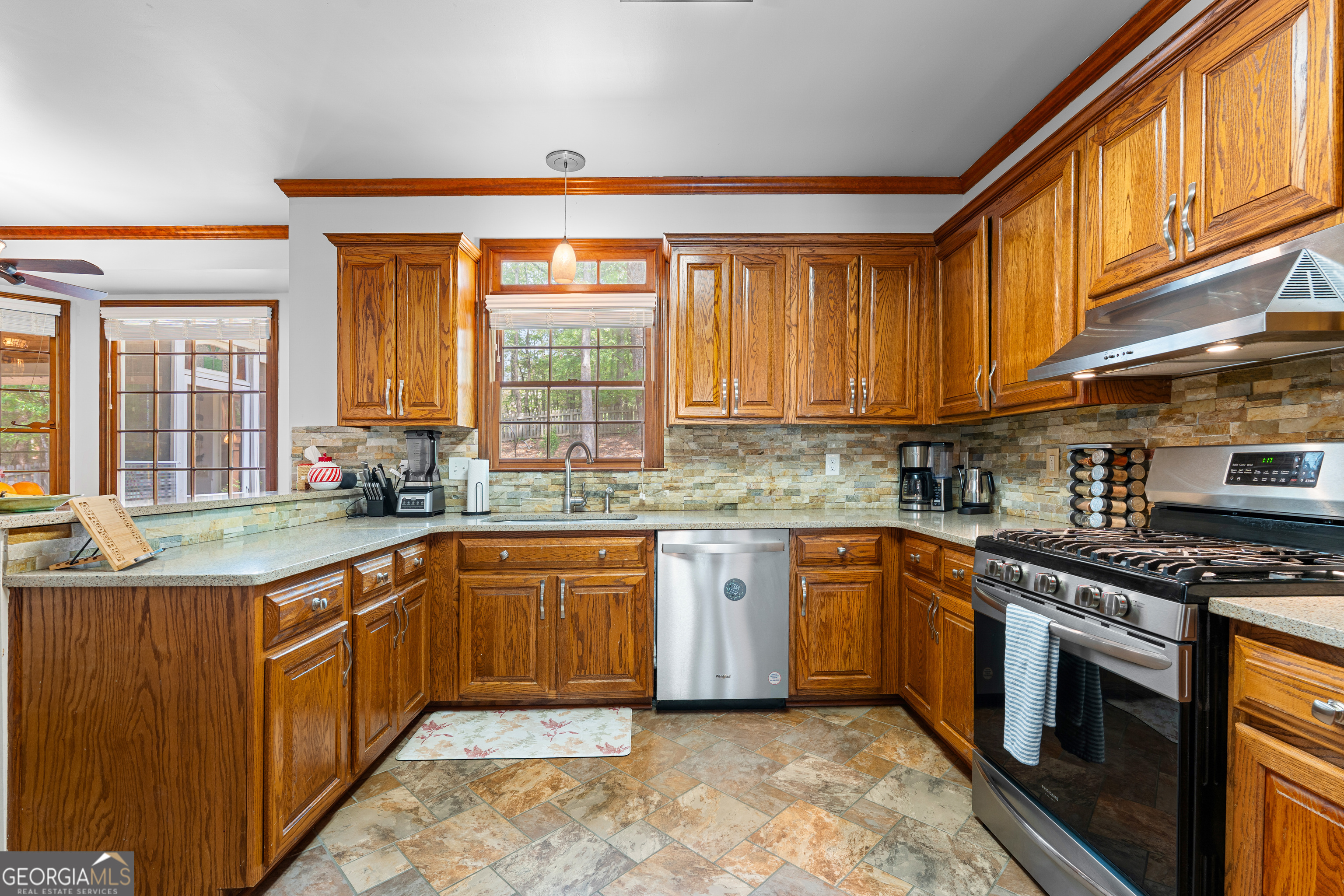 215 Highview Trace Fayetteville GA 30215