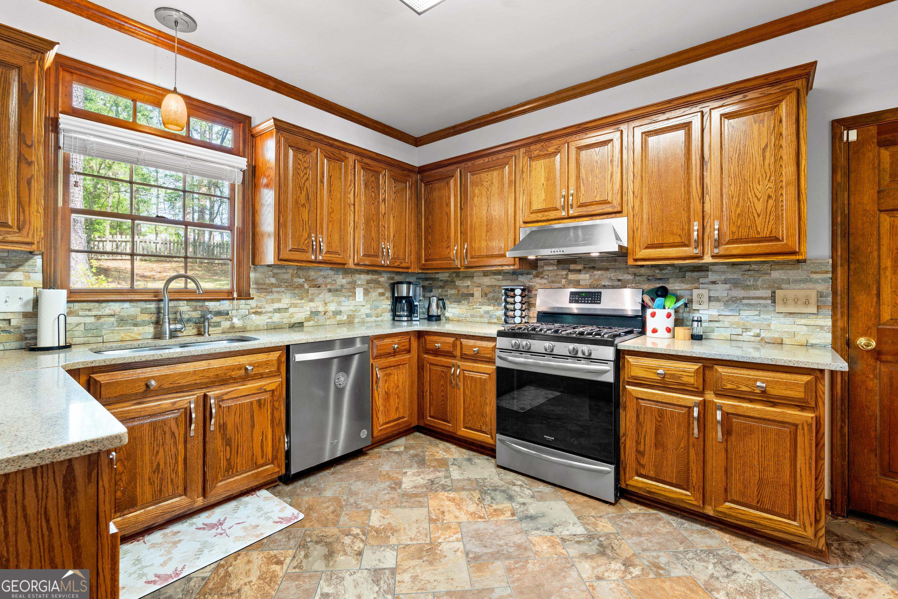215 Highview Trace Fayetteville GA 30215